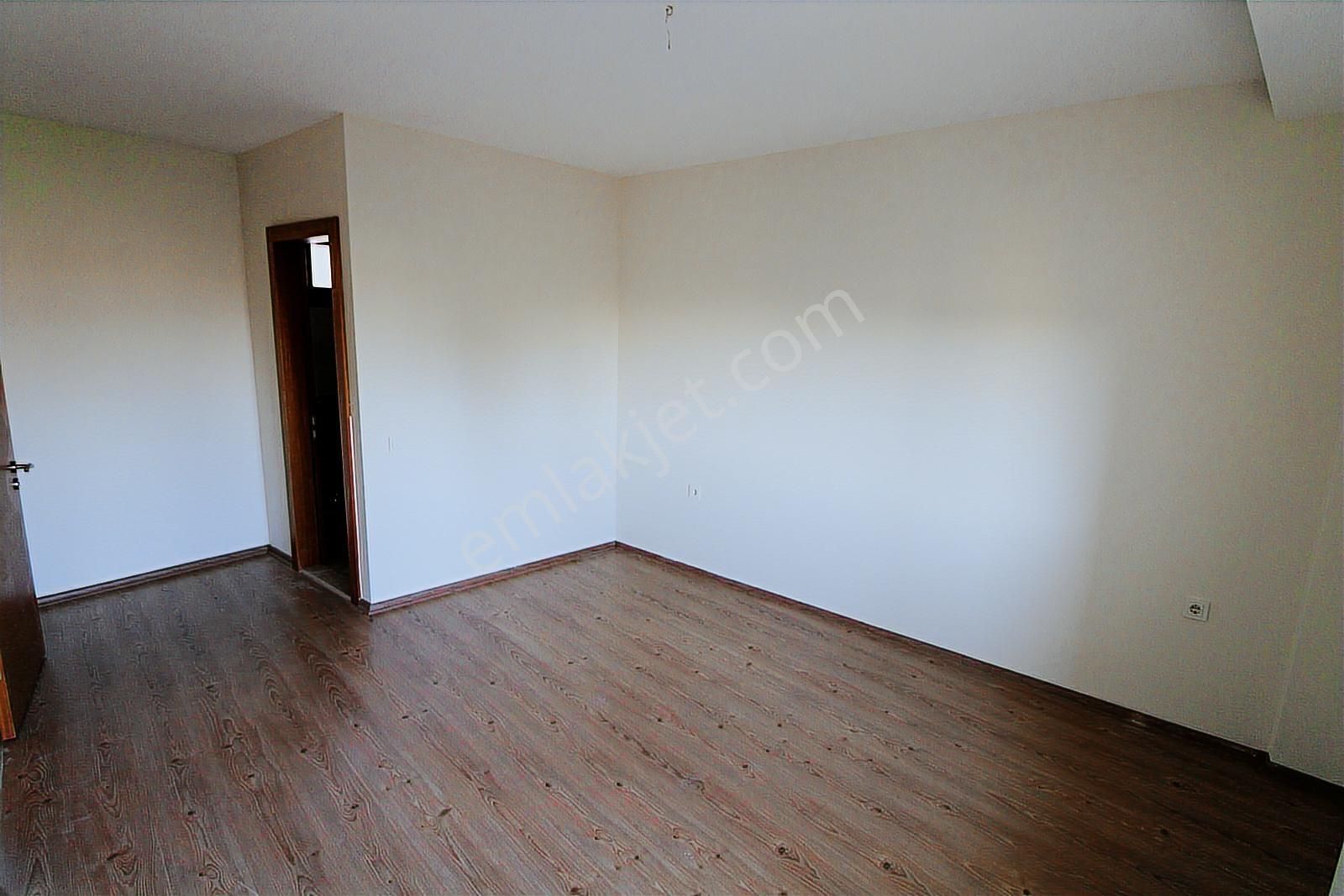 Gülyaka Mahallesi'nde Kiralık 3+1 Lüx Daire Turyap'tan - Görsel 12