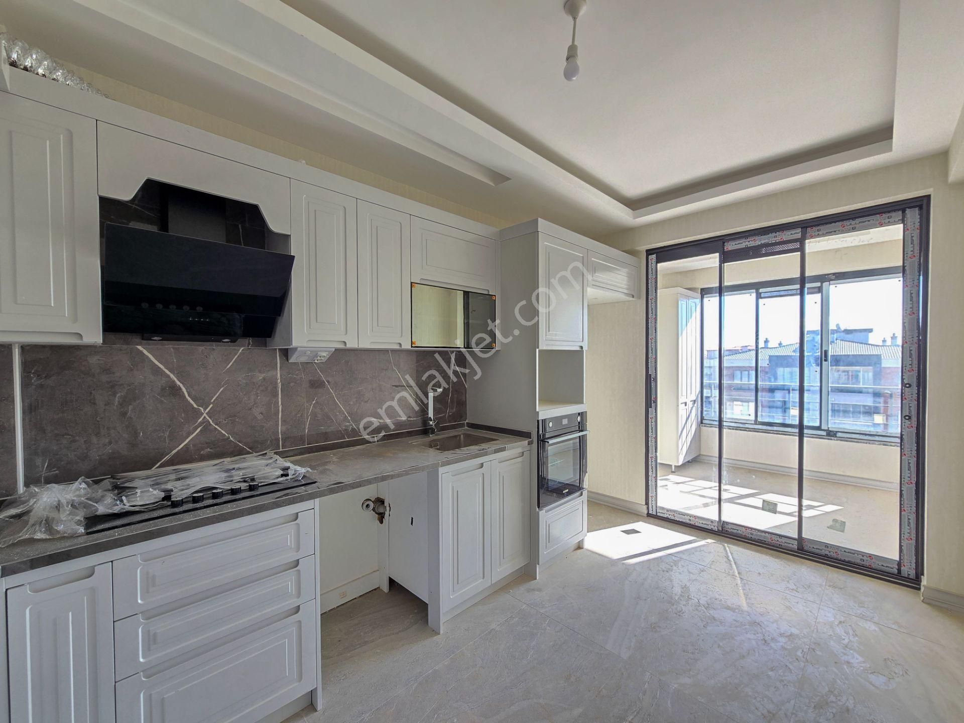 İşyapar Gayrimenkulden Site İçi Mete Konakları Yakını 3,5+1 Daire