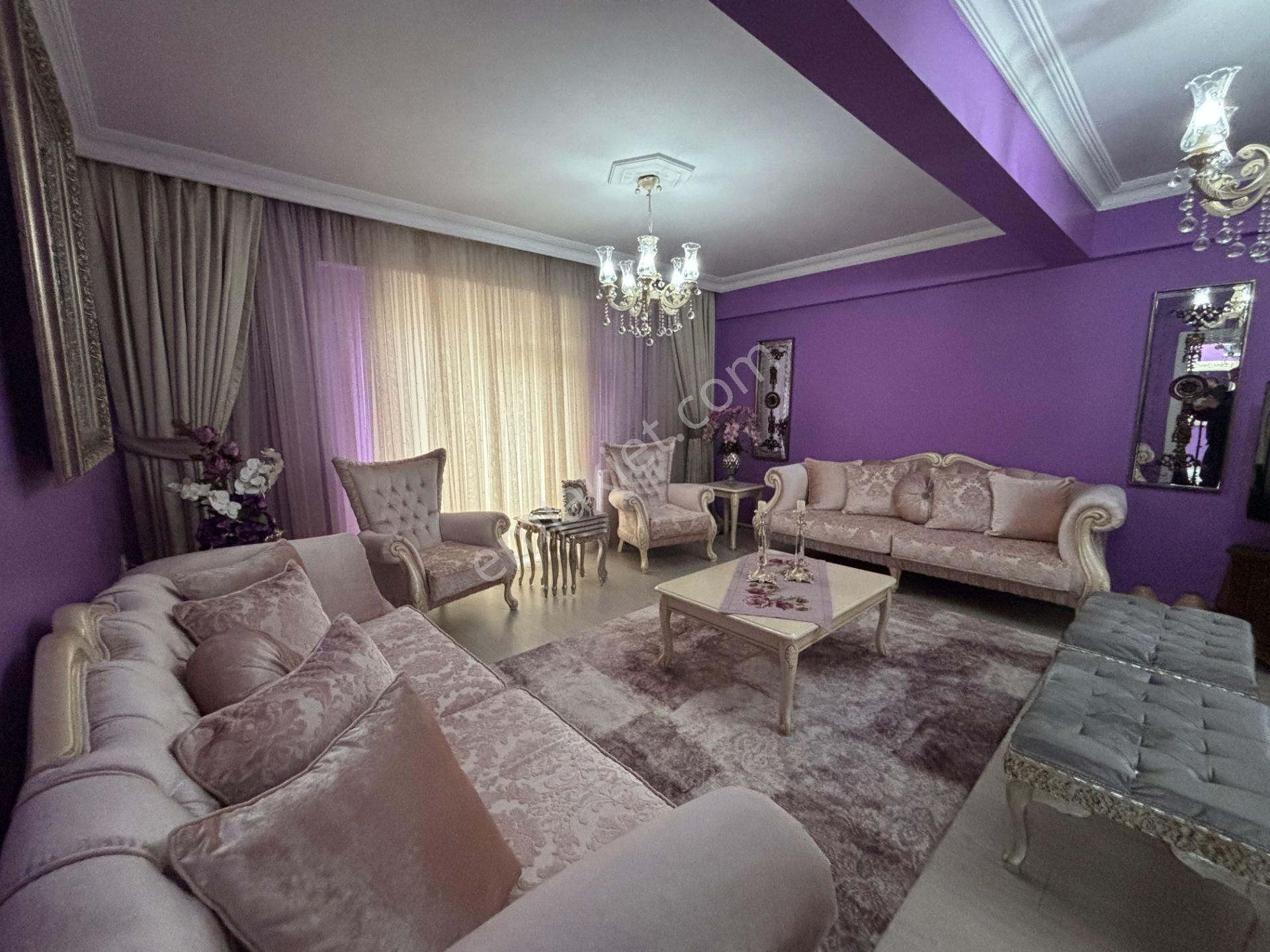 Cedidiye Mahallesi'nde 4+1 220 M2 Satılık Dubleks Daire - Görsel 5