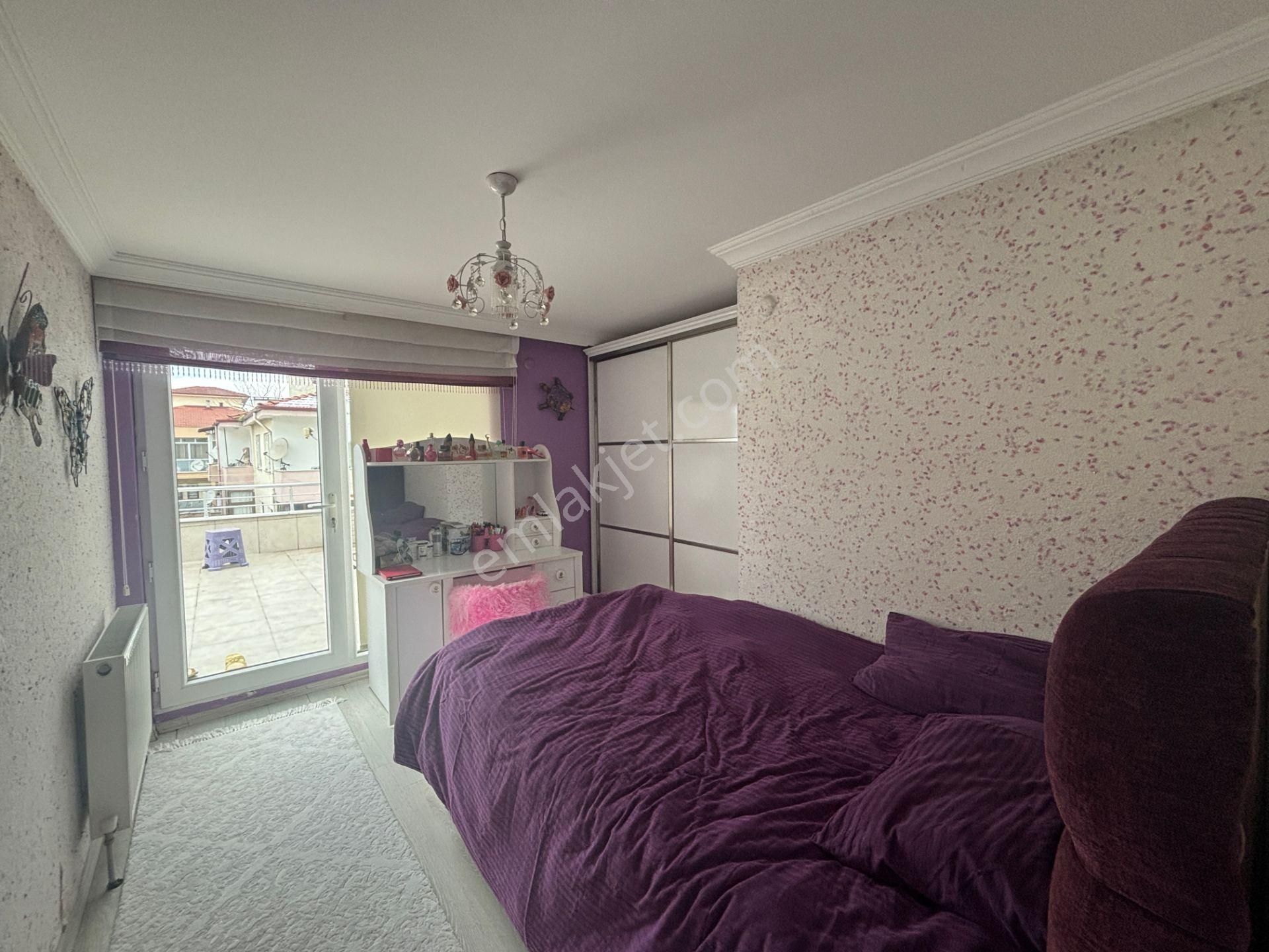 Cedidiye Mahallesi'nde 4+1 220 M2 Satılık Dubleks Daire - Görsel 25