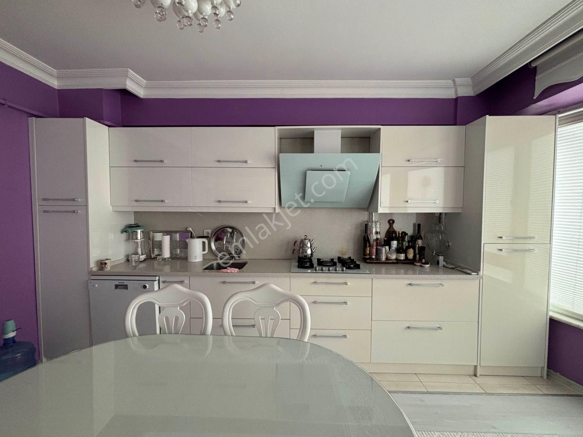 Cedidiye Mahallesi'nde 4+1 220 M2 Satılık Dubleks Daire - Görsel 12