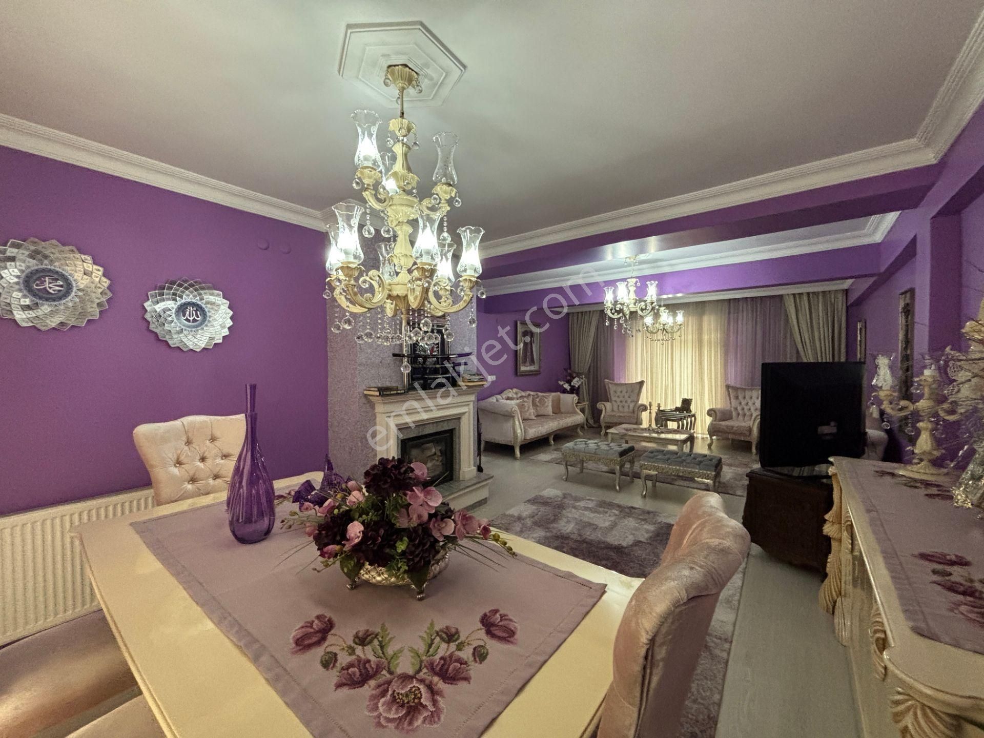 Cedidiye Mahallesi'nde 4+1 220 M2 Satılık Dubleks Daire - Görsel 6