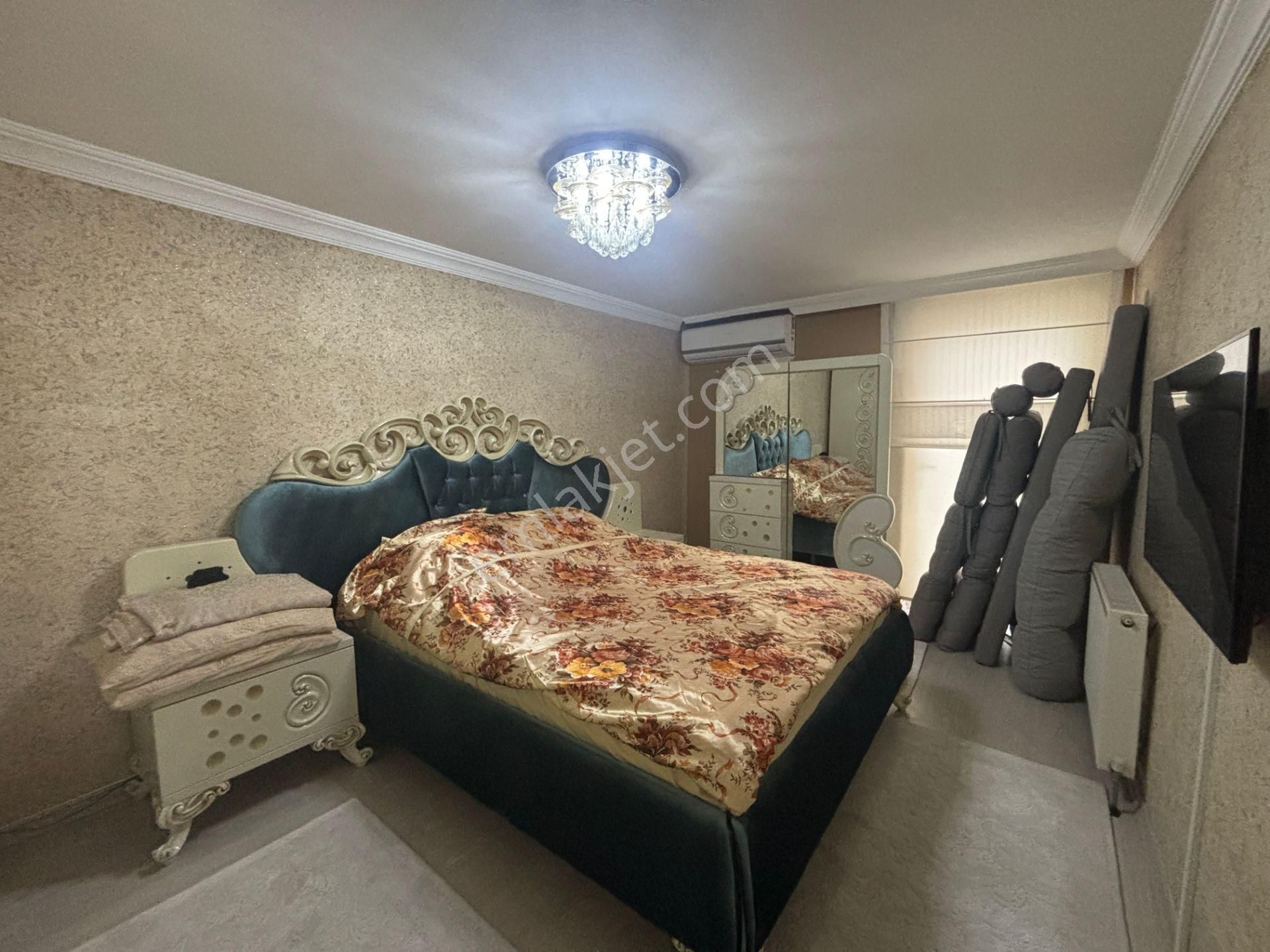Cedidiye Mahallesi'nde 4+1 220 M2 Satılık Dubleks Daire - Görsel 22