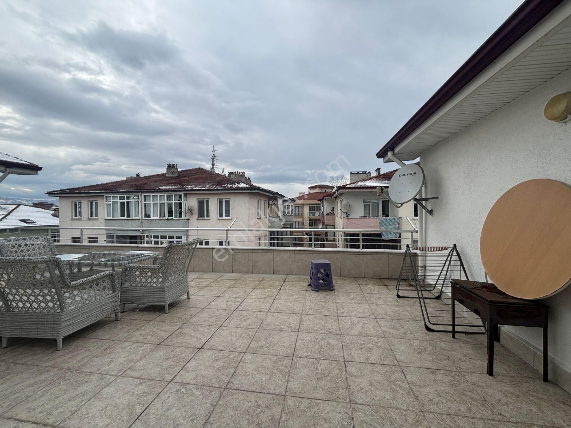 Cedidiye Mahallesi'nde 4+1 220 M2 Satılık Dubleks Daire - Görsel 24