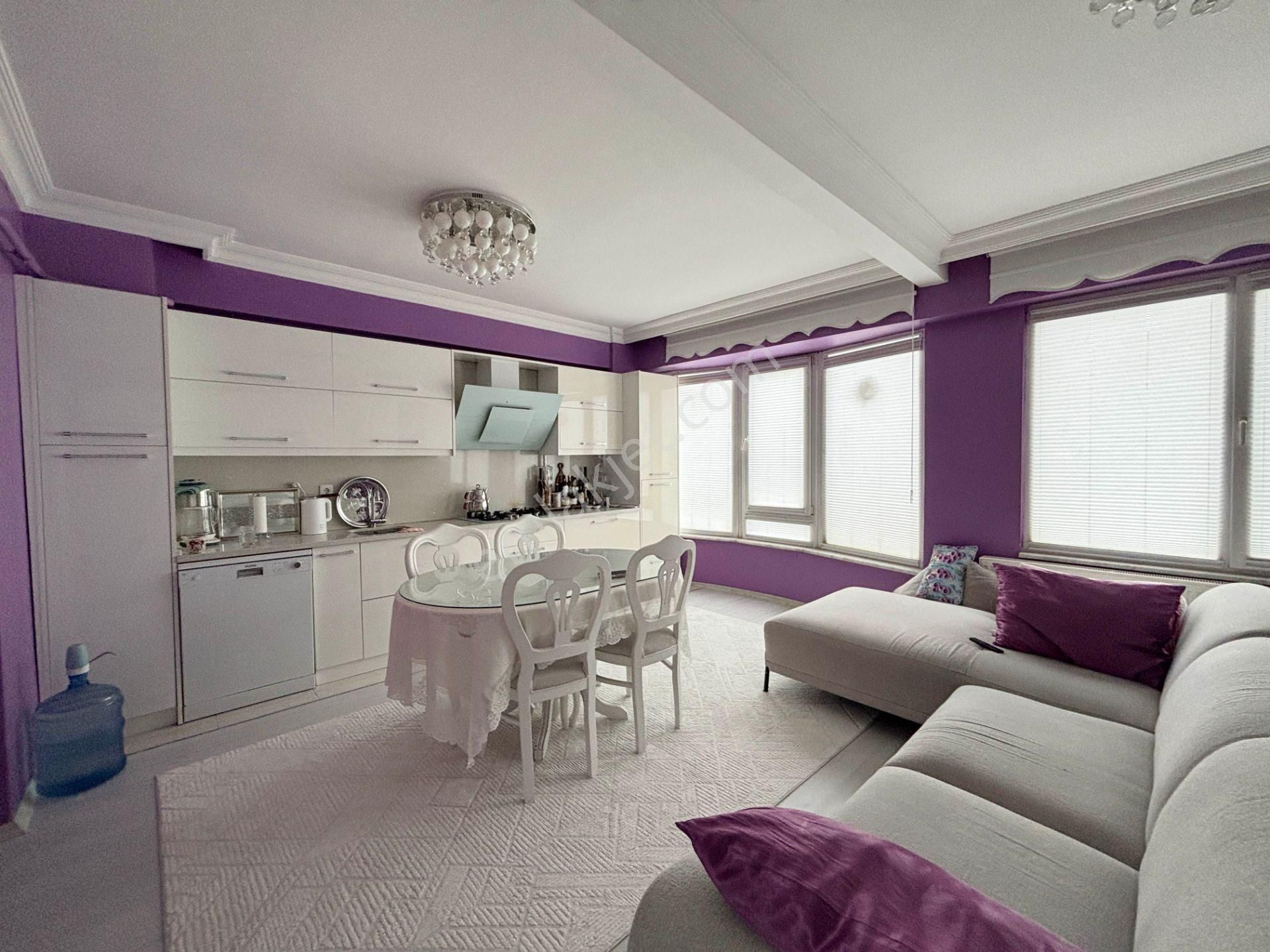 Cedidiye Mahallesi'nde 4+1 220 M2 Satılık Dubleks Daire - Görsel 11