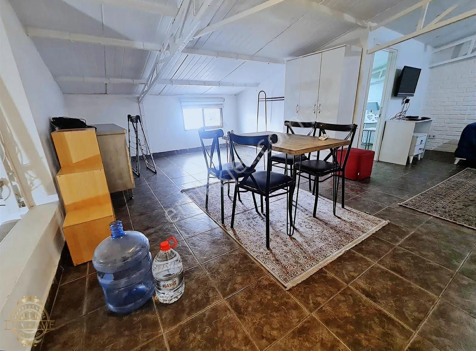 Bomontide Sıracevizler Caddesinde Full Eşyalı Çatı Katı