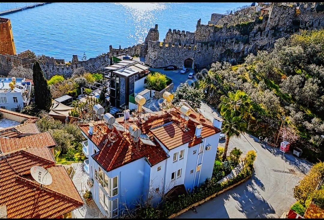 Alanya Kalesinde Full Deniz Manzaralı 1+1 İkamete Uygun Daire - Görsel 2