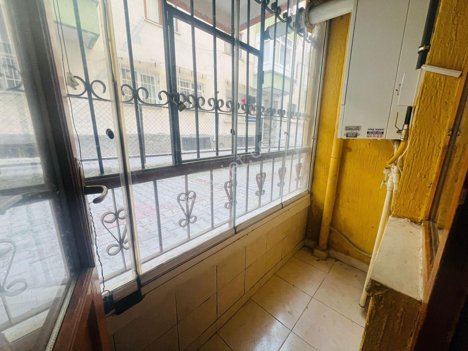 23 Nisan Mahallesi Zorlu Sokak'ta, Cam Balkonlu,geniş 3+1 Fırsat Dairesi! - Görsel 8