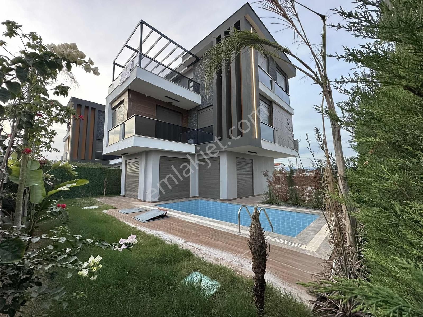 Altınkale'nin En Gözde Villası 4+1 Trıpleks Asansörlü Satılık - Görsel 23