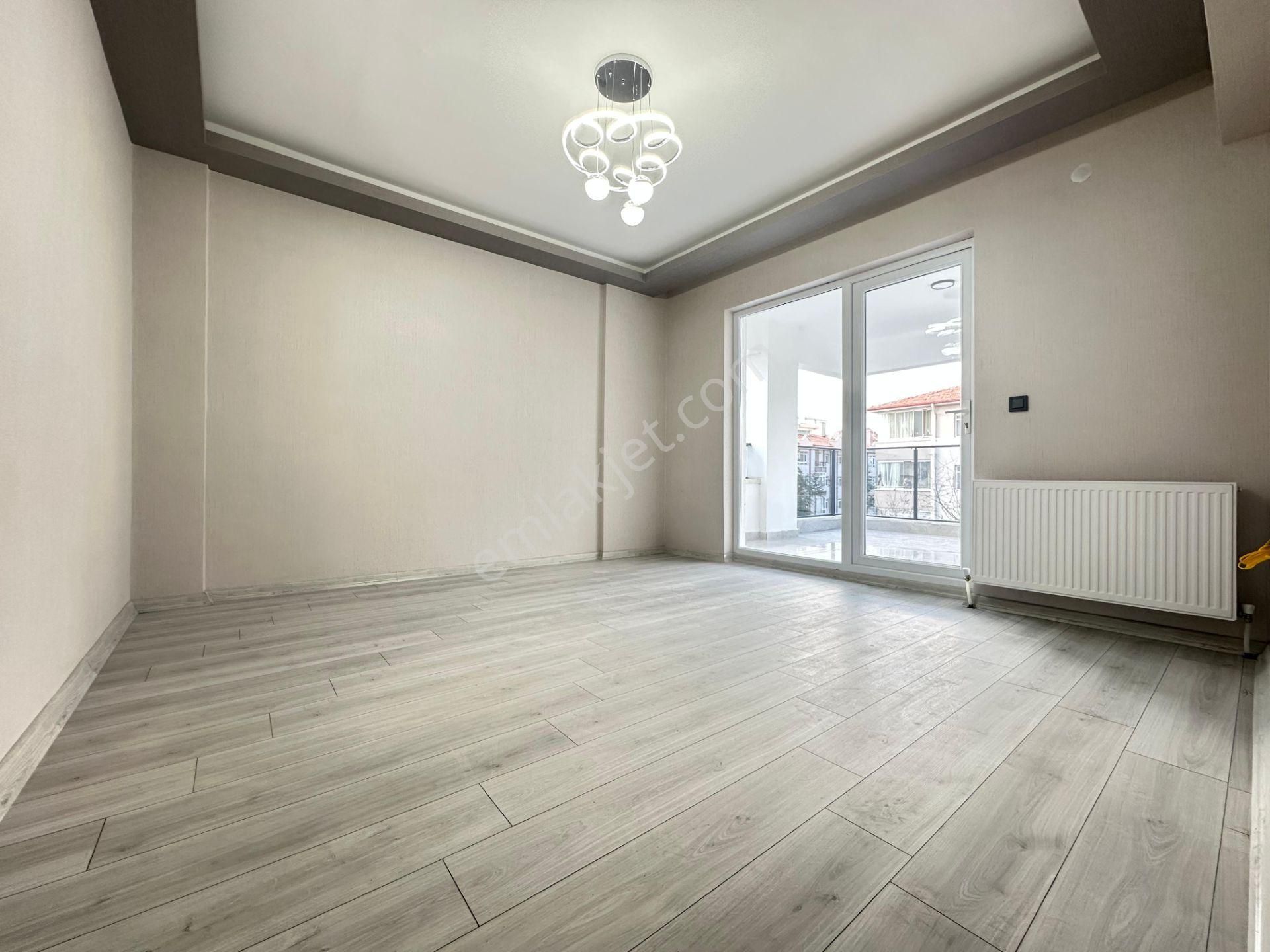 Pursaklar Mehmet Zengin Emlak'tan Teras Balkonlu Otoparklı Sitede 11.kat 4+1 Sıfır Daire - Görsel 18