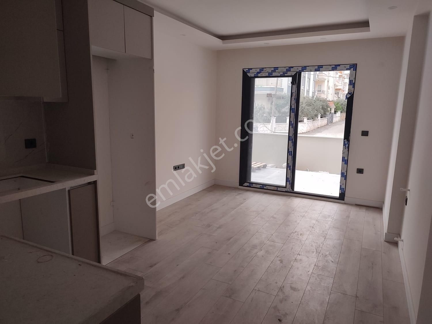 Efeler Mahallesinde 1+1 Asansörlü Sıfır Daire