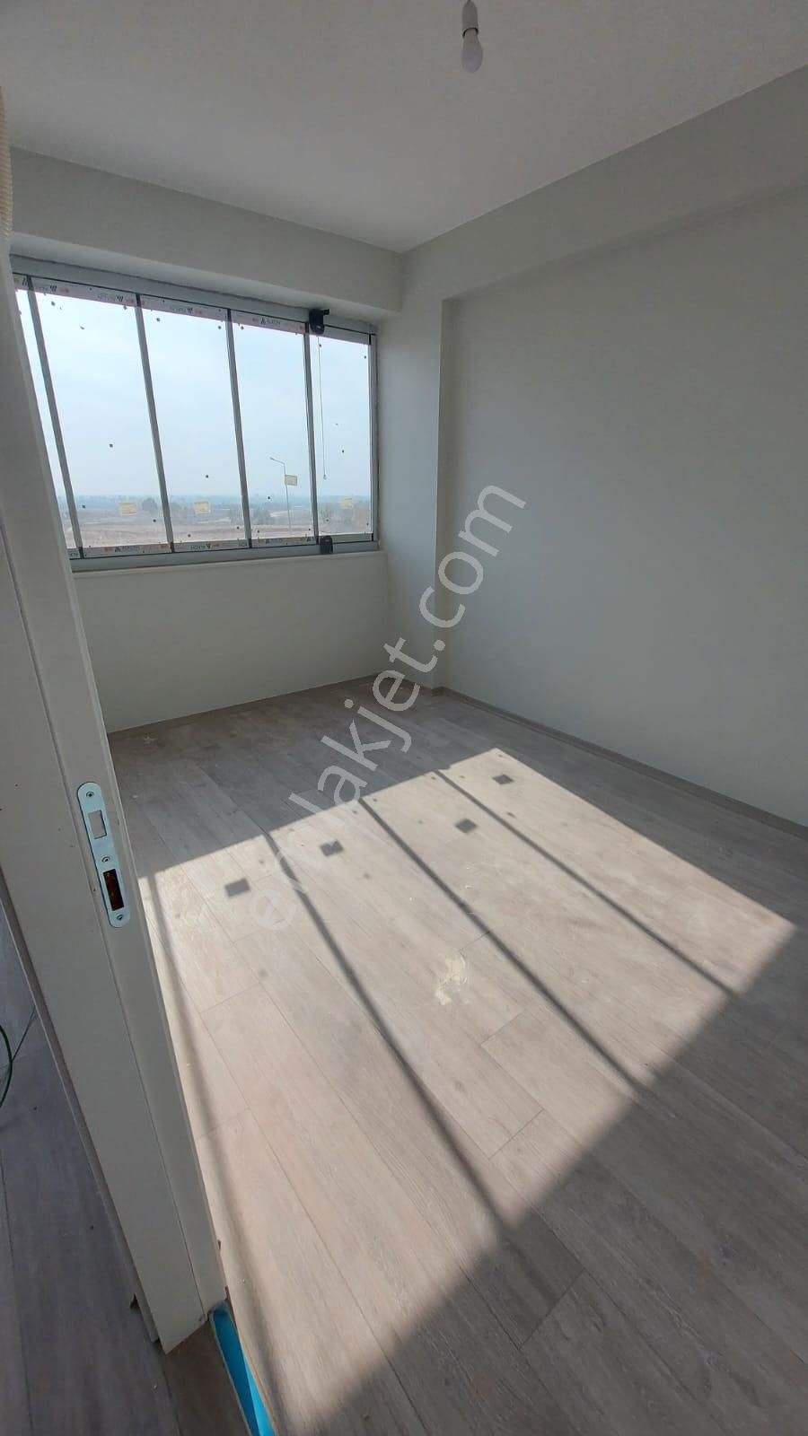 Birlik Gayrimekulden Çarkıpare De 1+1 İskanlı Yüksek Kira Getirili Kaçmaz Satılık - Görsel 2