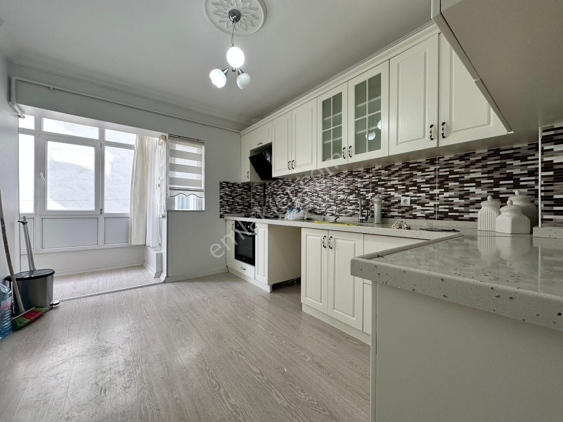 Pursaklar Mehmet Zengin Emlak'tan Hiçret Cami Yakını Çift Banyolu 1.kat 4+1 Yapılı Masrafsız Daire - Görsel 2