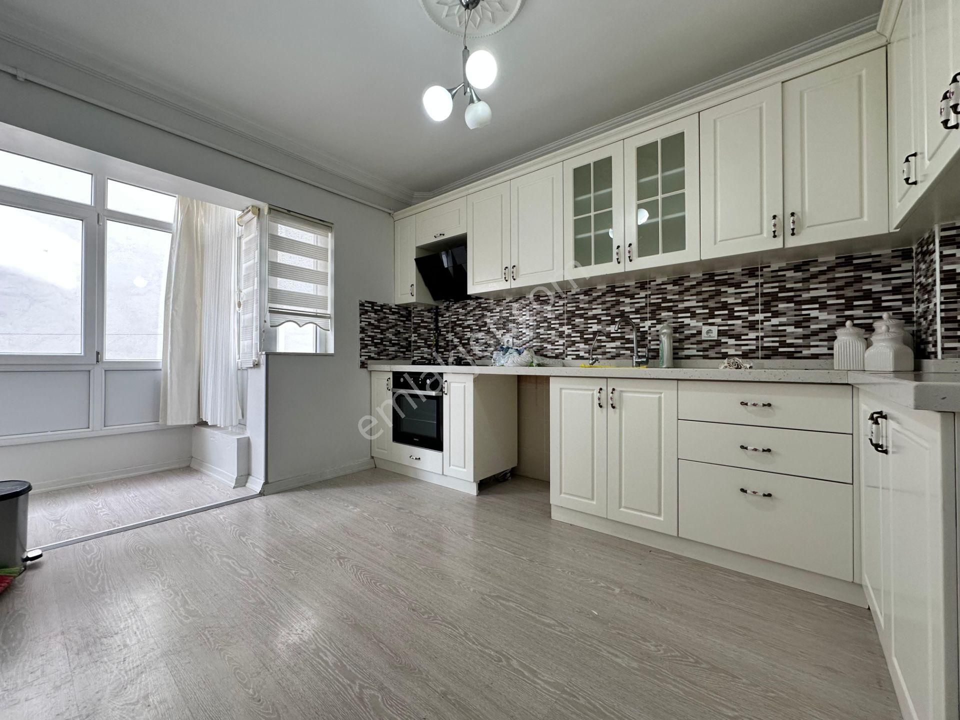 Pursaklar Mehmet Zengin Emlak'tan Hiçret Cami Yakını Çift Banyolu 1.kat 4+1 Yapılı Masrafsız Daire