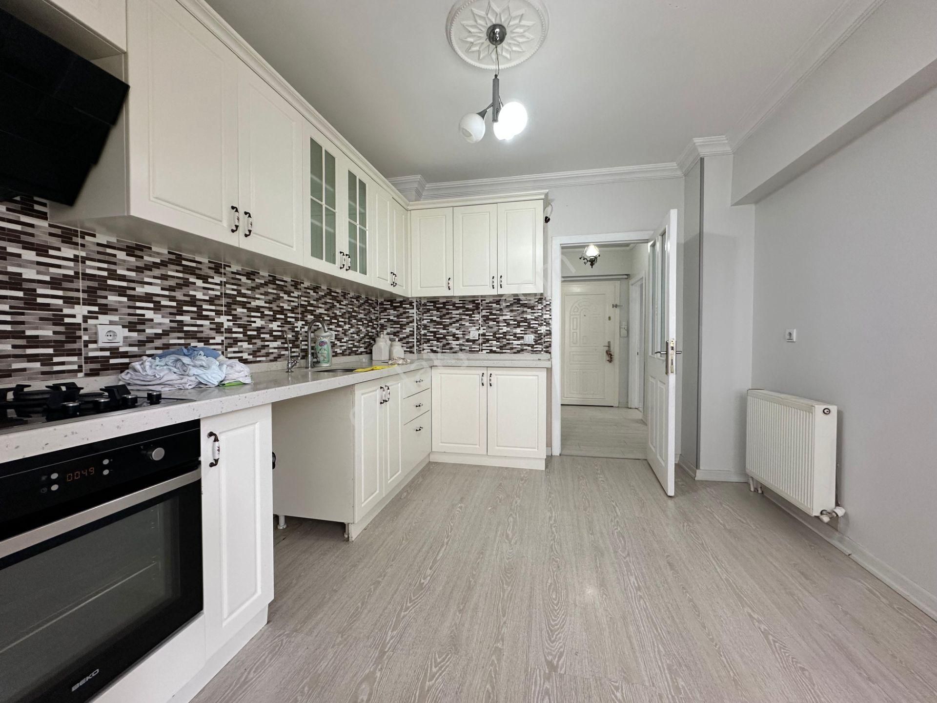 Pursaklar Mehmet Zengin Emlak'tan Hiçret Cami Yakını Çift Banyolu 1.kat 4+1 Yapılı Masrafsız Daire - Görsel 3