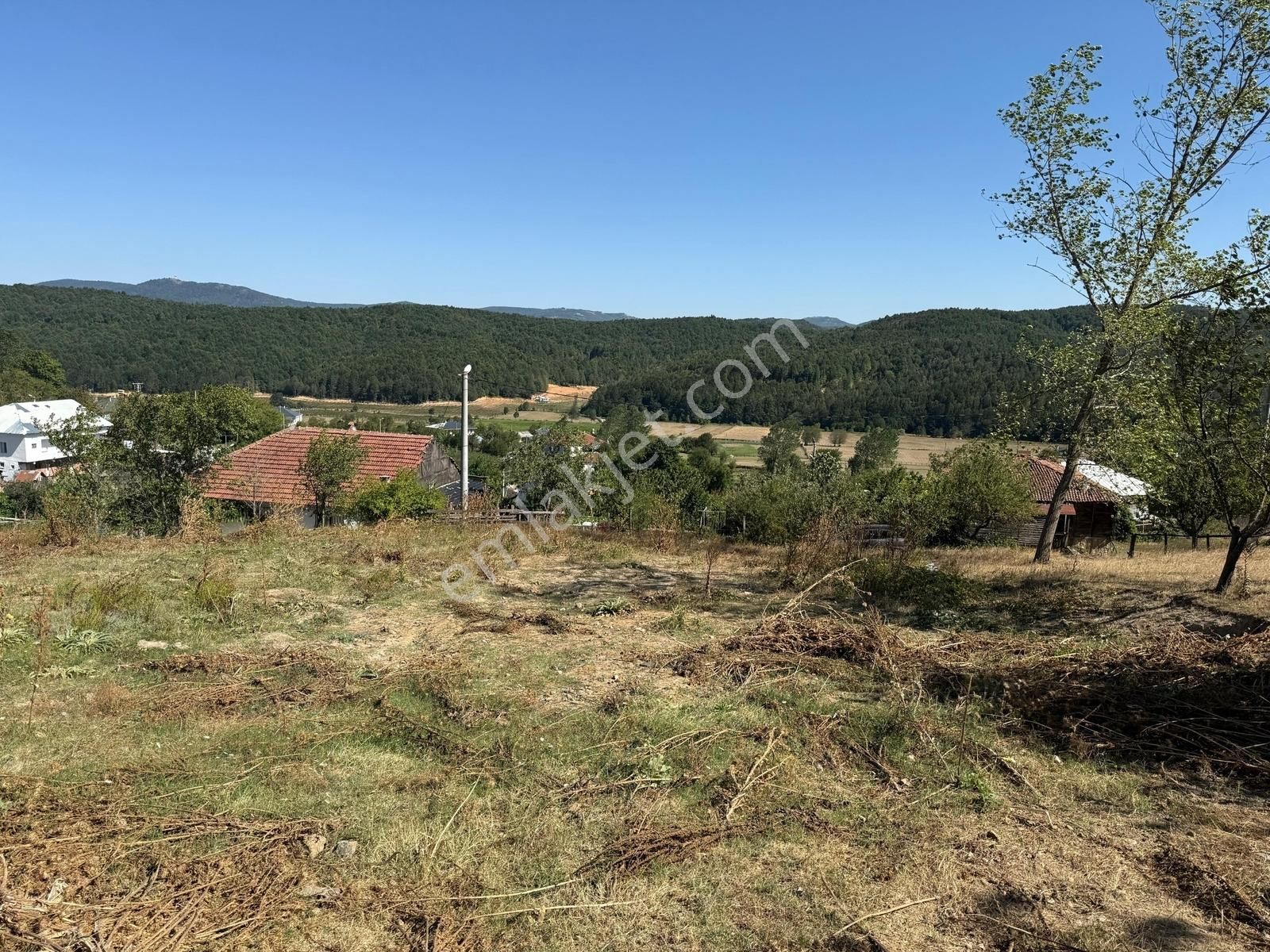 İznik Hacıosman Köyü Merkezde 330 M2 İmarlı Arsa