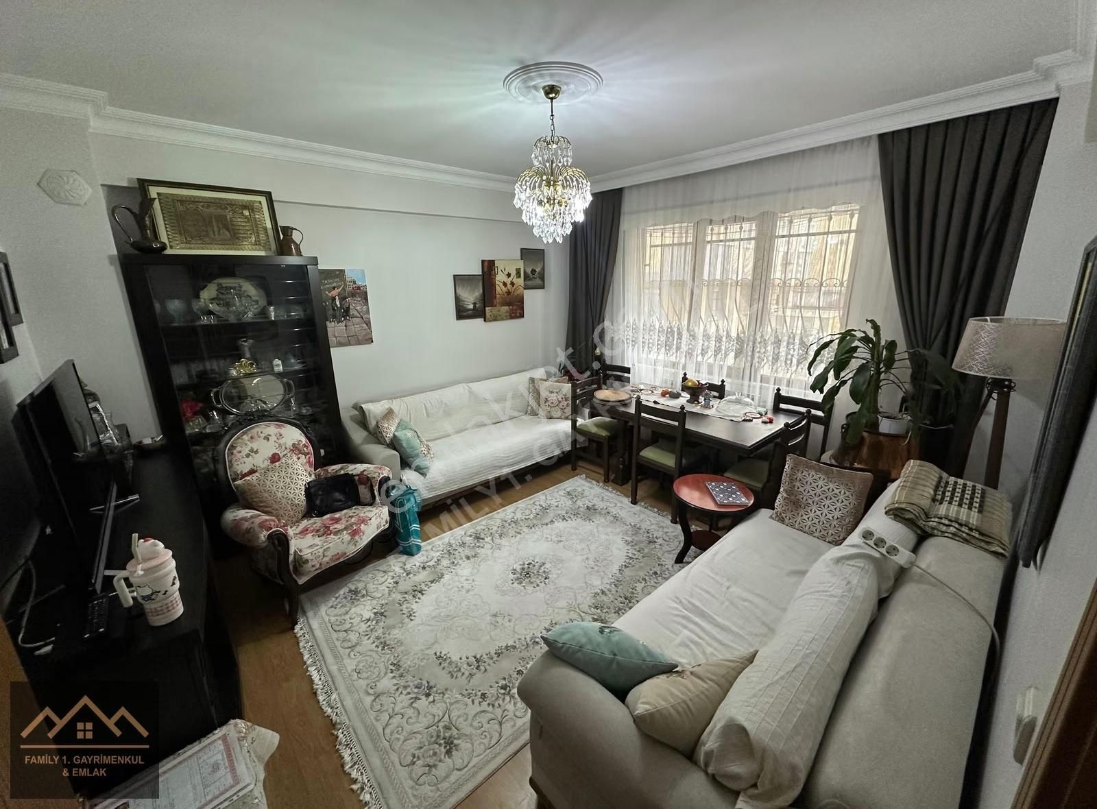 Family' Den Hürriyet Te Satılık 2+1 15 Yıllık Temiz 2+1 Daire