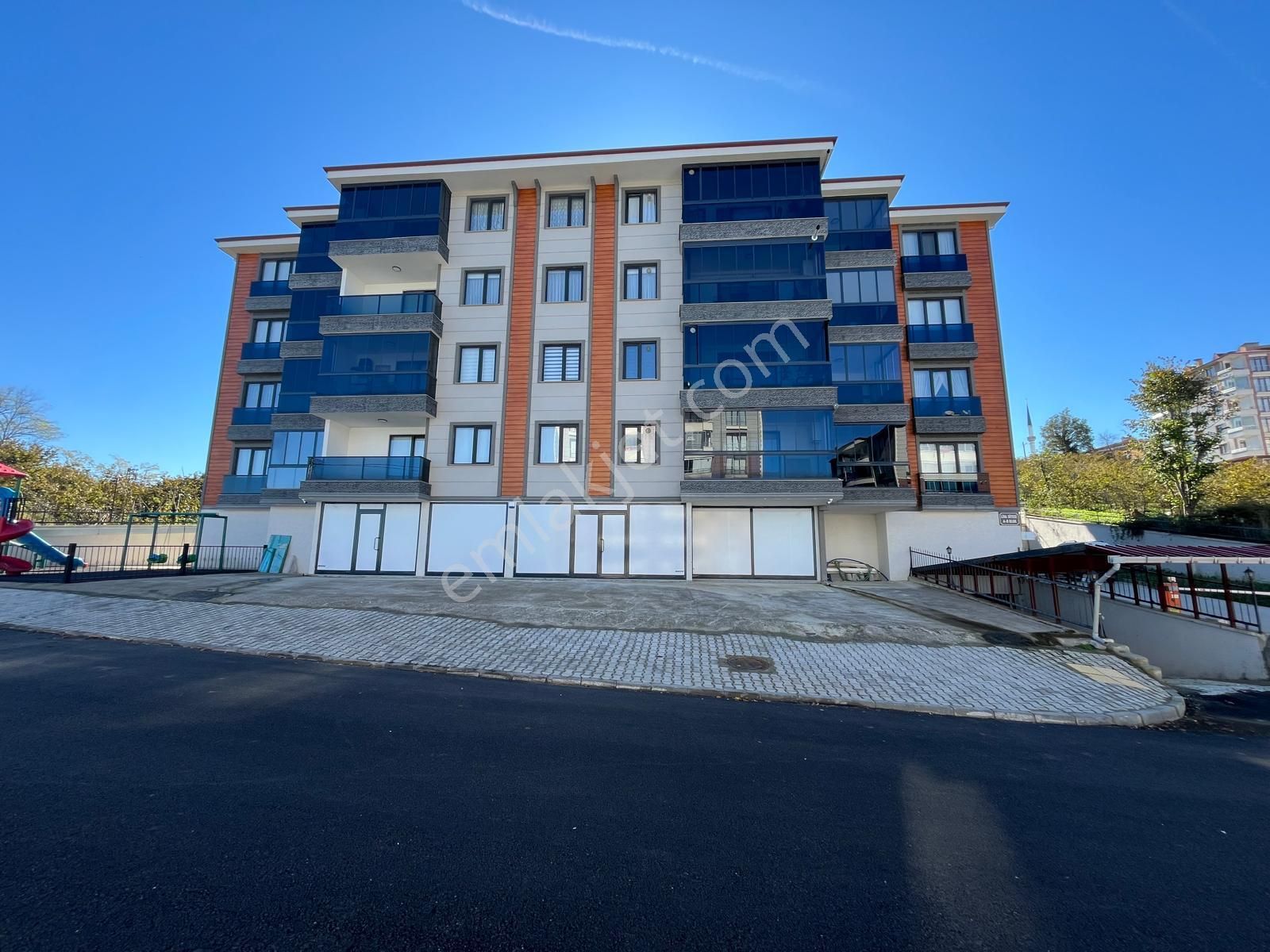 Trabzon Bahçecik'te Satılık 3+1 Daire