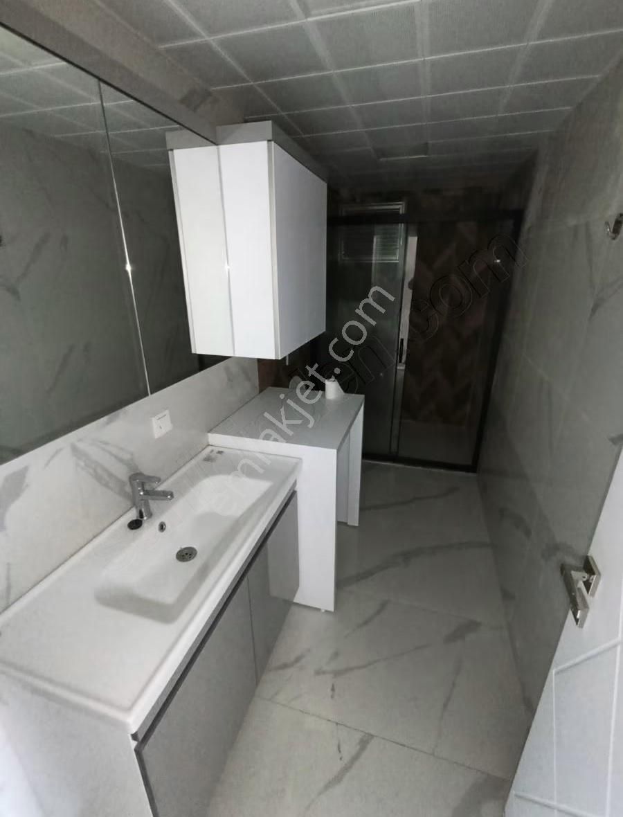 Hastanenin Alt Tarafında Arakat Asansörlü Daire - Görsel 2