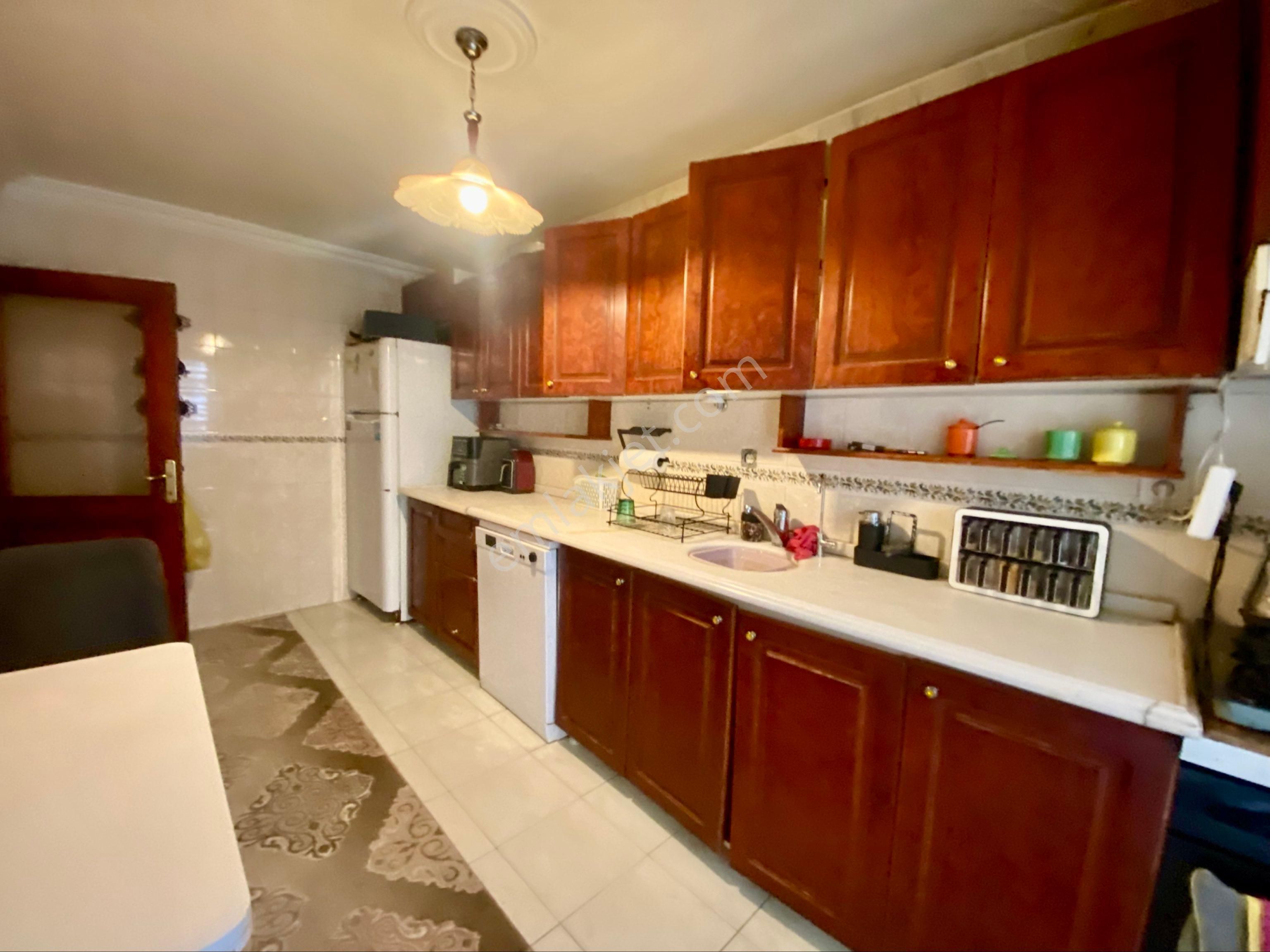 Yeşilyurt Cadde Üzeri Otoparklı Asansörlü 160m² 3+1 Genç Bina - Görsel 17