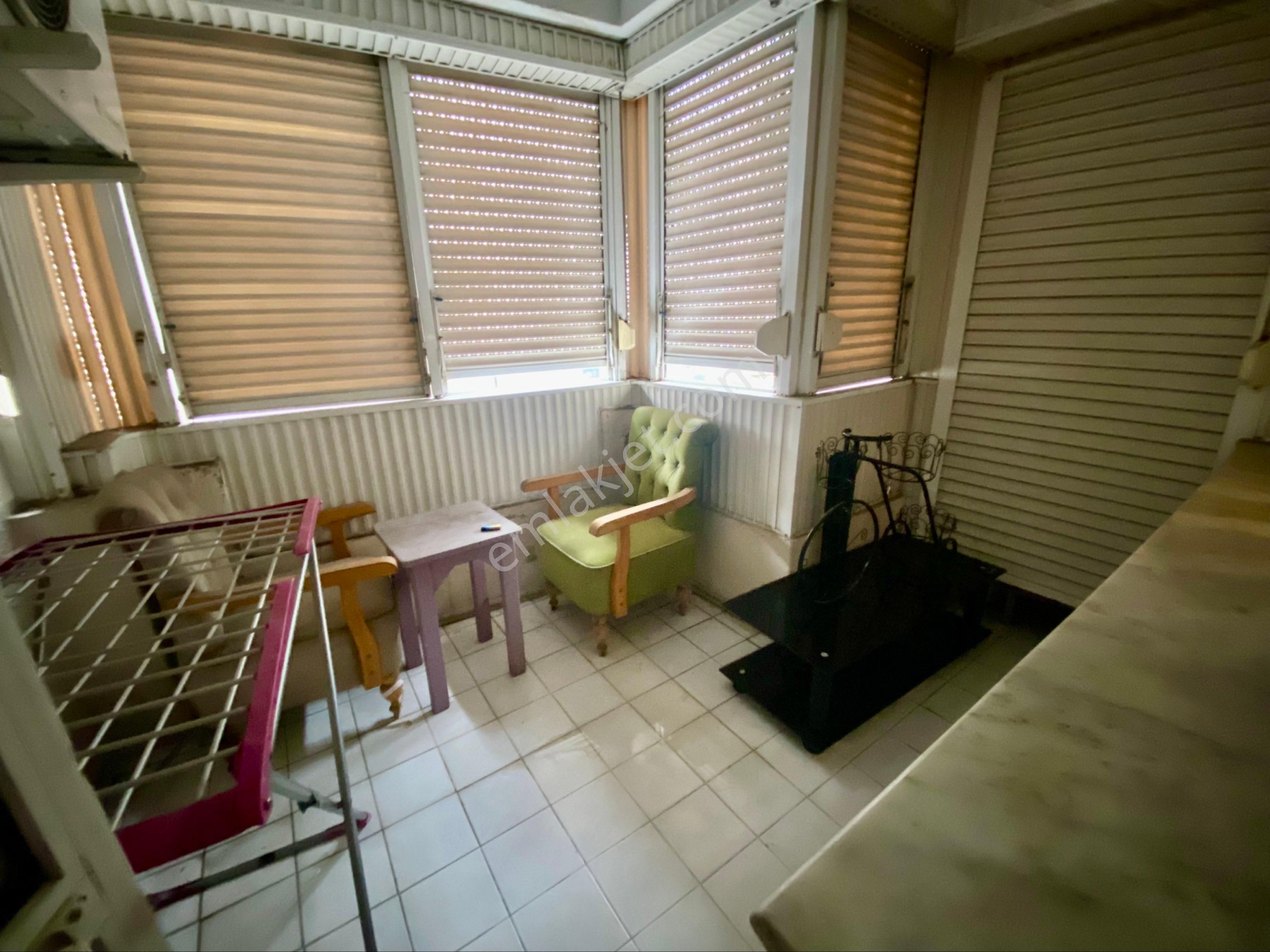 Yeşilyurt Cadde Üzeri Otoparklı Asansörlü 160m² 3+1 Genç Bina - Görsel 7