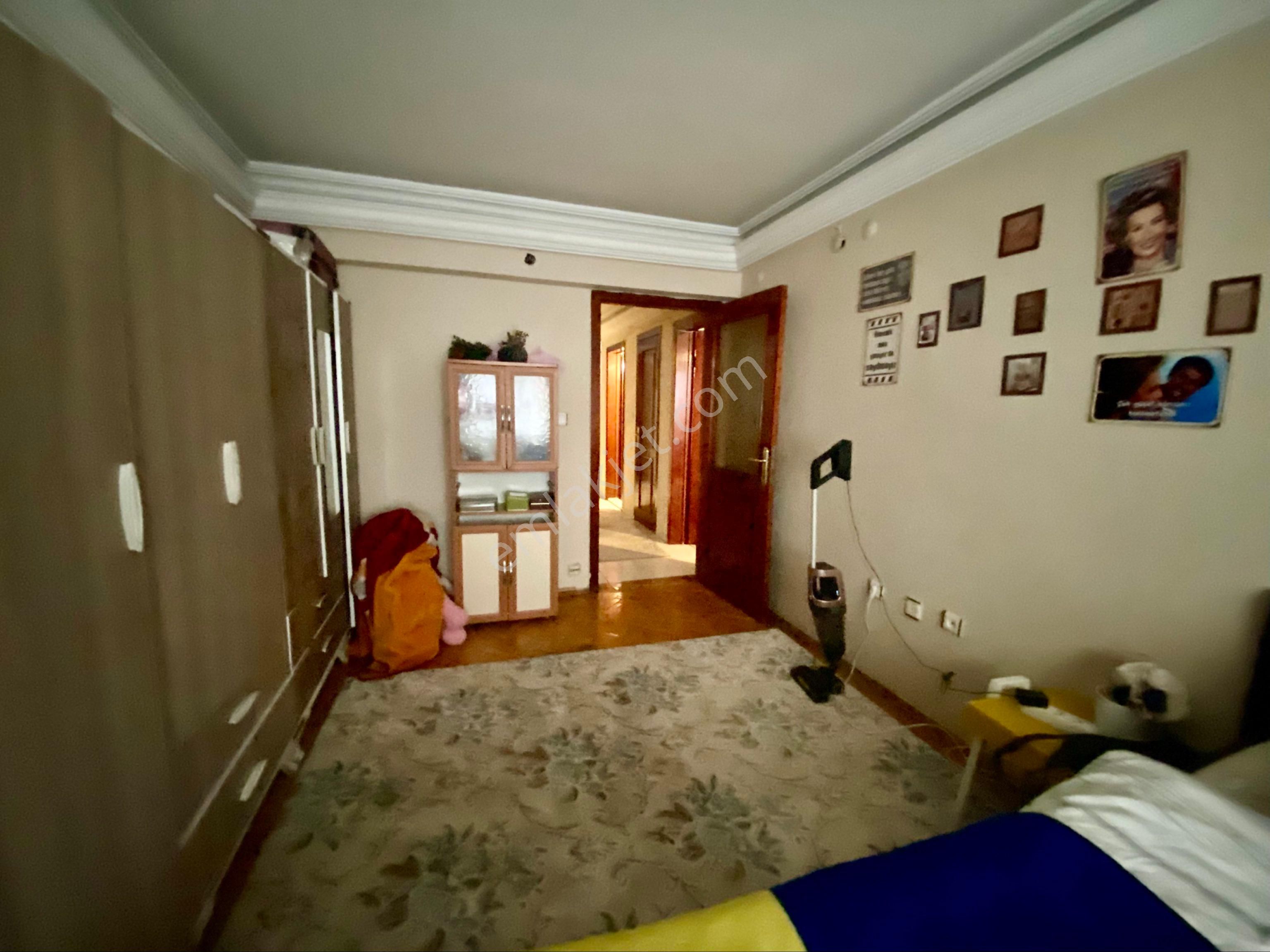 Yeşilyurt Cadde Üzeri Otoparklı Asansörlü 160m² 3+1 Genç Bina - Görsel 11