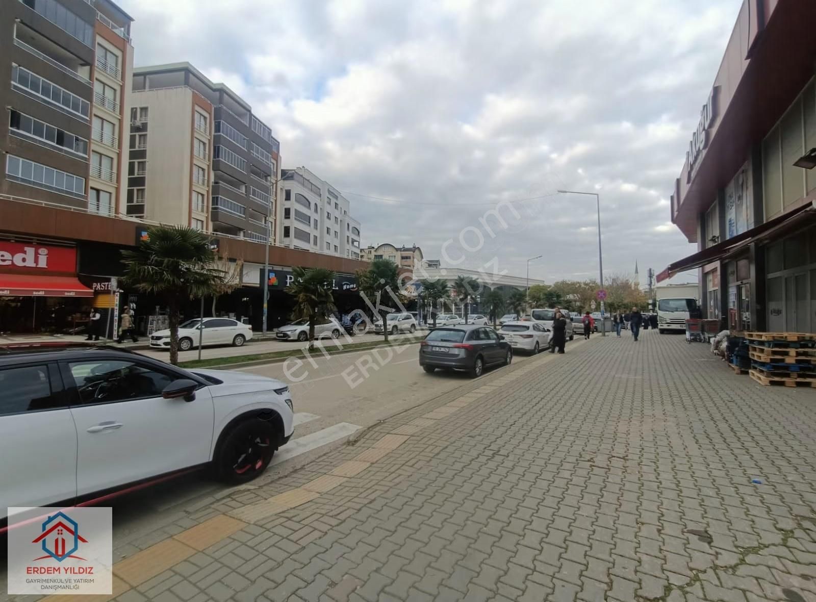 Erdem Yıldız'dan Millet Mahallesinde Full Eşyalı Kiralık Daire