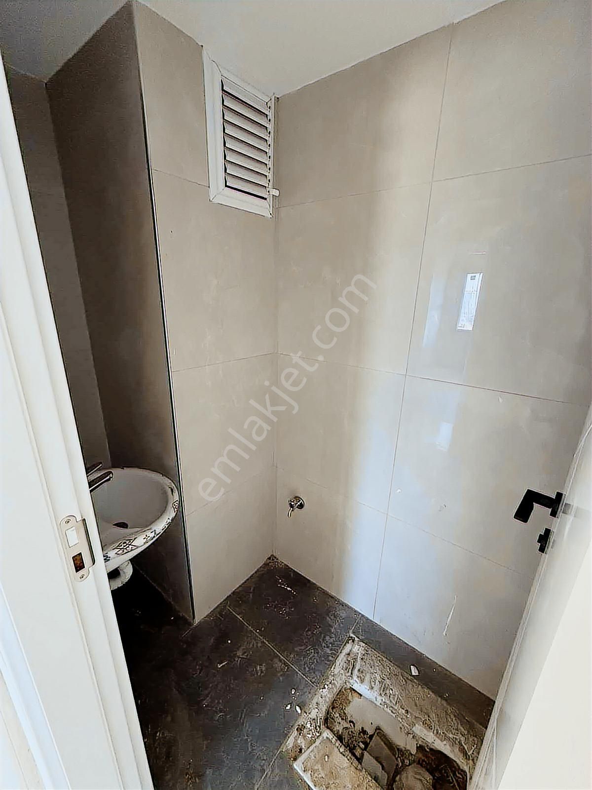 Mahmutbey - Güneşli / Sıfır 3+1 100 M² Çift Balkon / Revan Park - Görsel 2