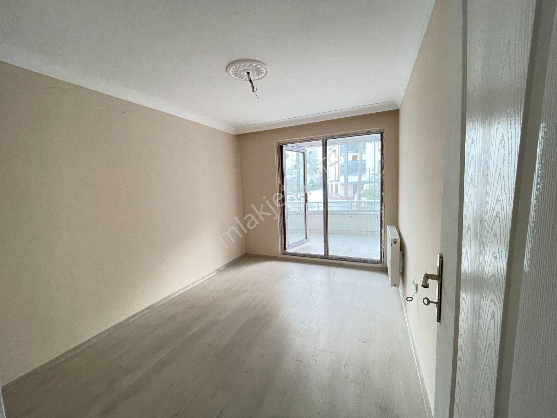 Çukurçayır'da Site İçerisinde 2+1 Kiralık Daire - Görsel 12