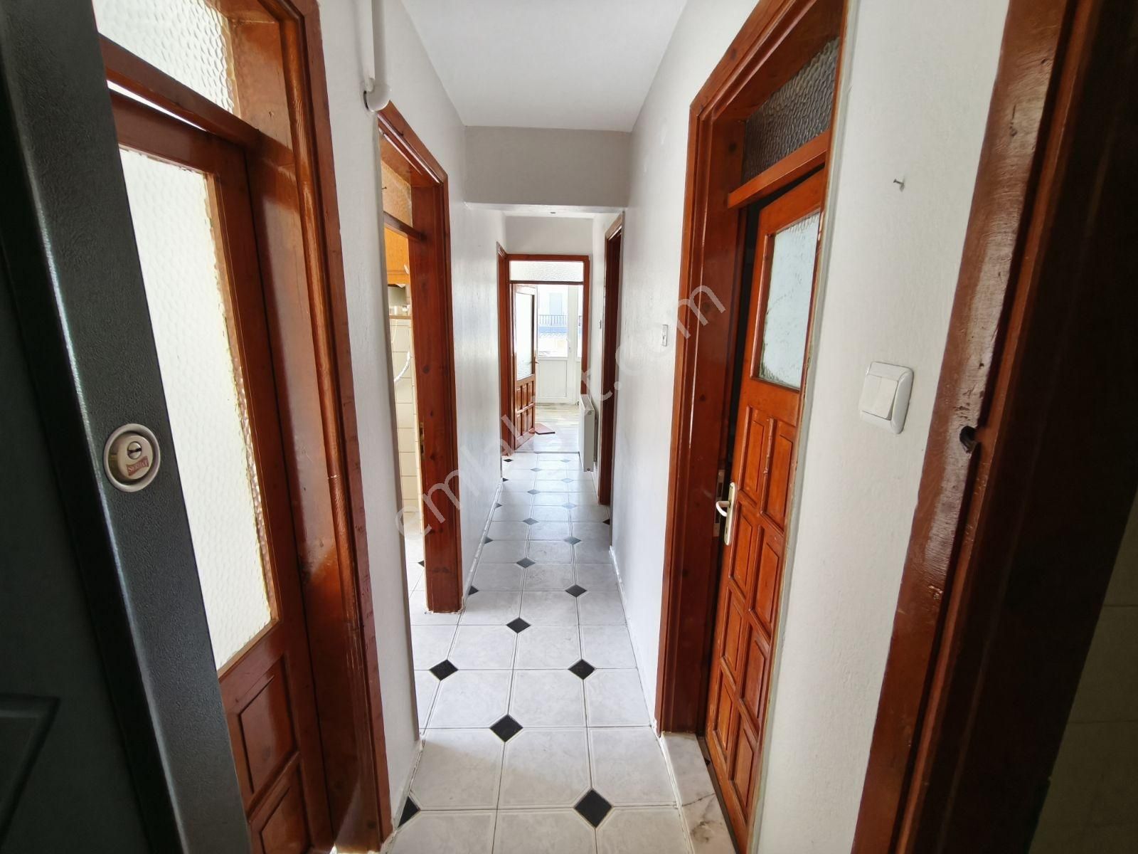 Menemen Kasımpaşa Mahalllesinde Temiz 3+1 - Görsel 5