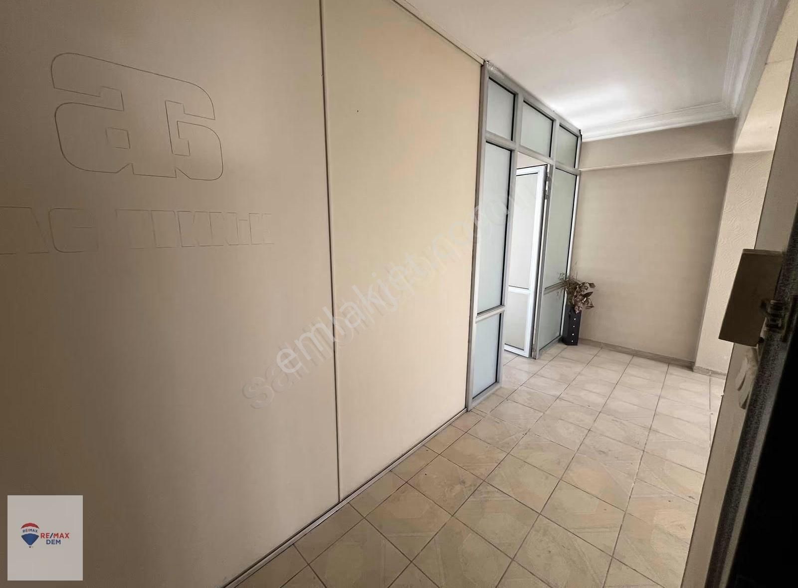 Remax Dem'den Valiliğin Yanında Kiralık 59 M2 Ofis - Görsel 8