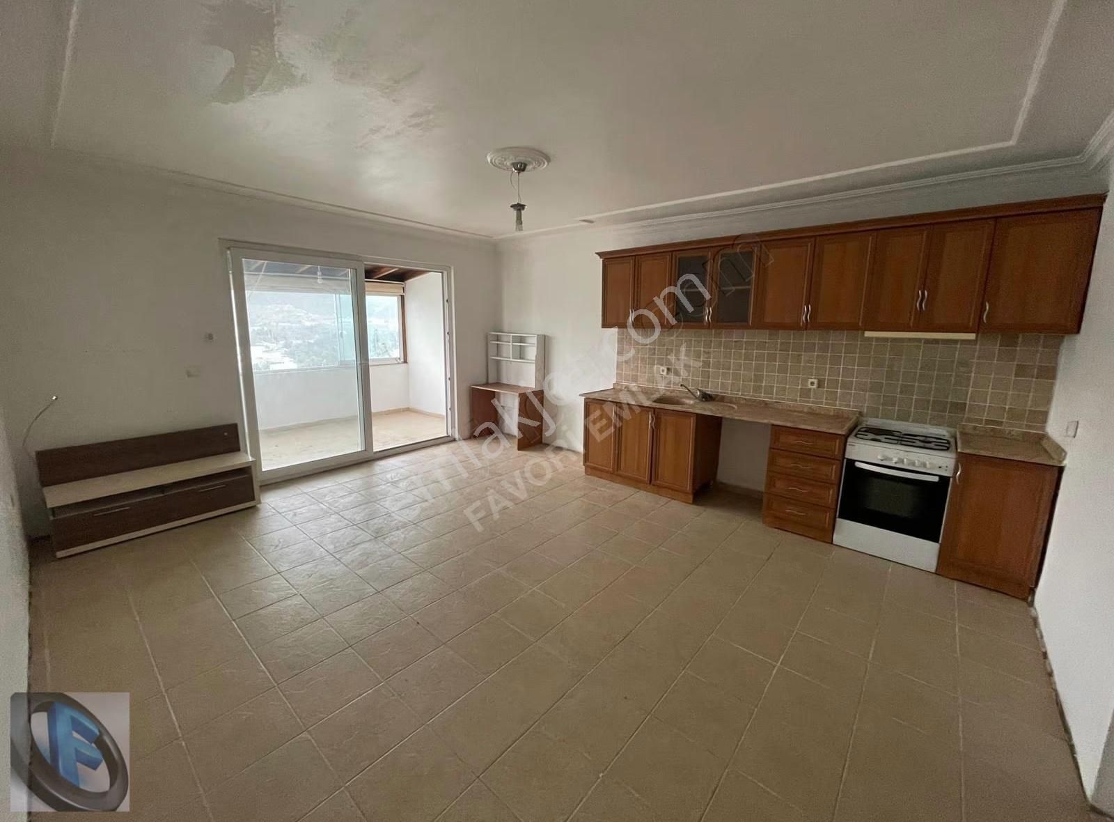 Favori'den Deniz Ve Doğa Manzaralı Üst Kat 2+1 Daire