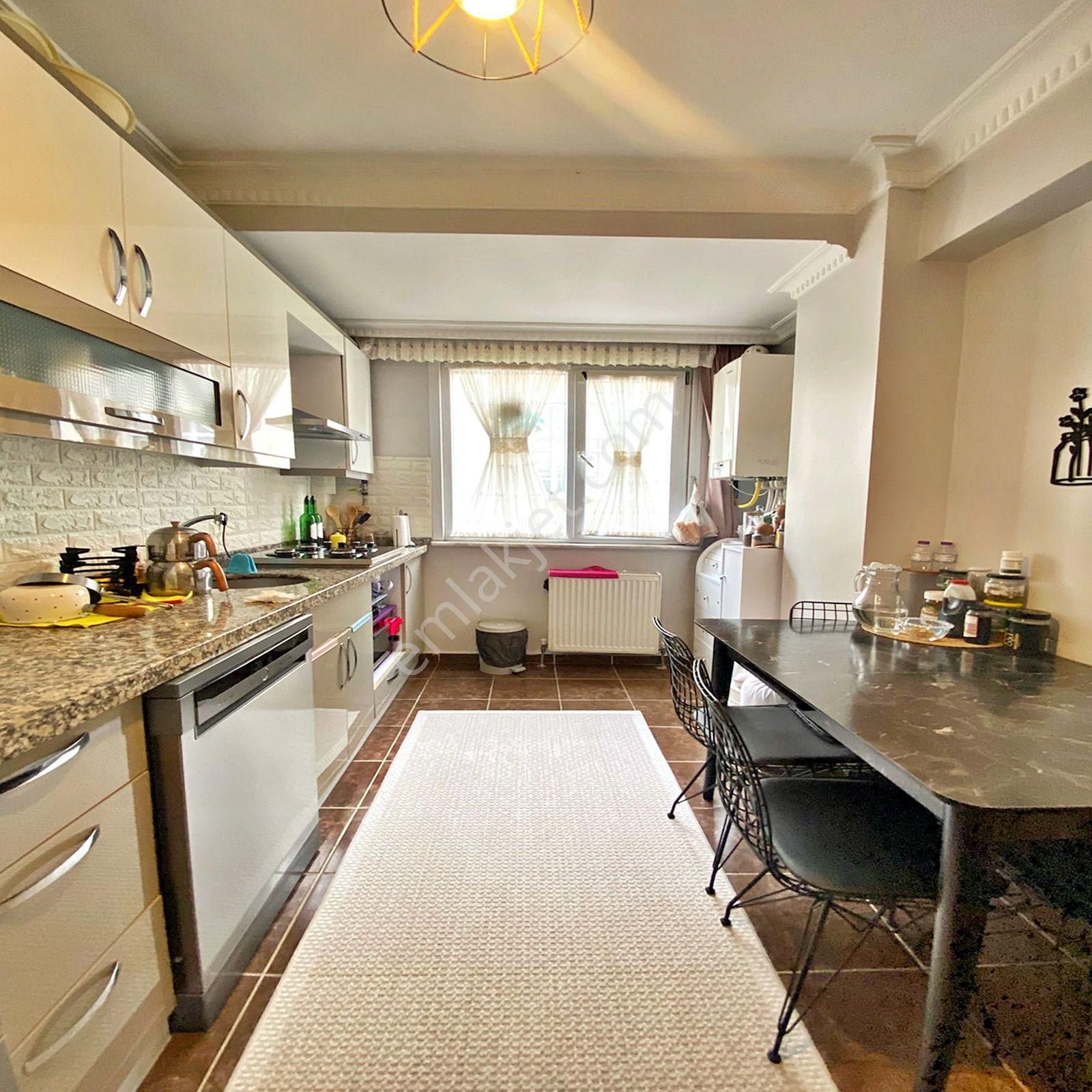 Sultaniye Mh Balkonlu Krediye Uygun 2+1 Satılık Ara Kat Daire - Görsel 3