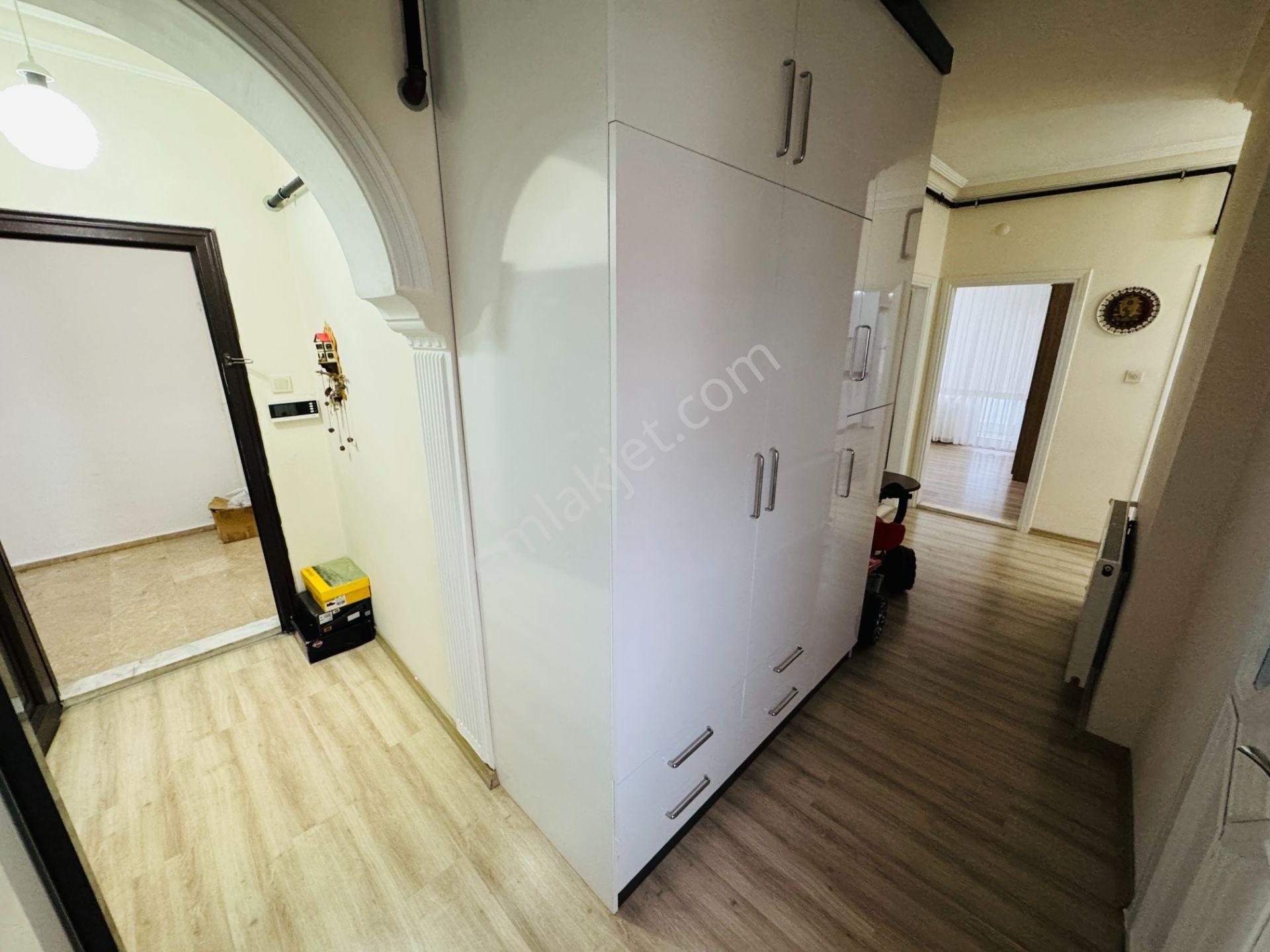 Kızıltoprak 'ta İçi Yapılı Doğalgazlı Geniş Ferah 3+1 - Görsel 10