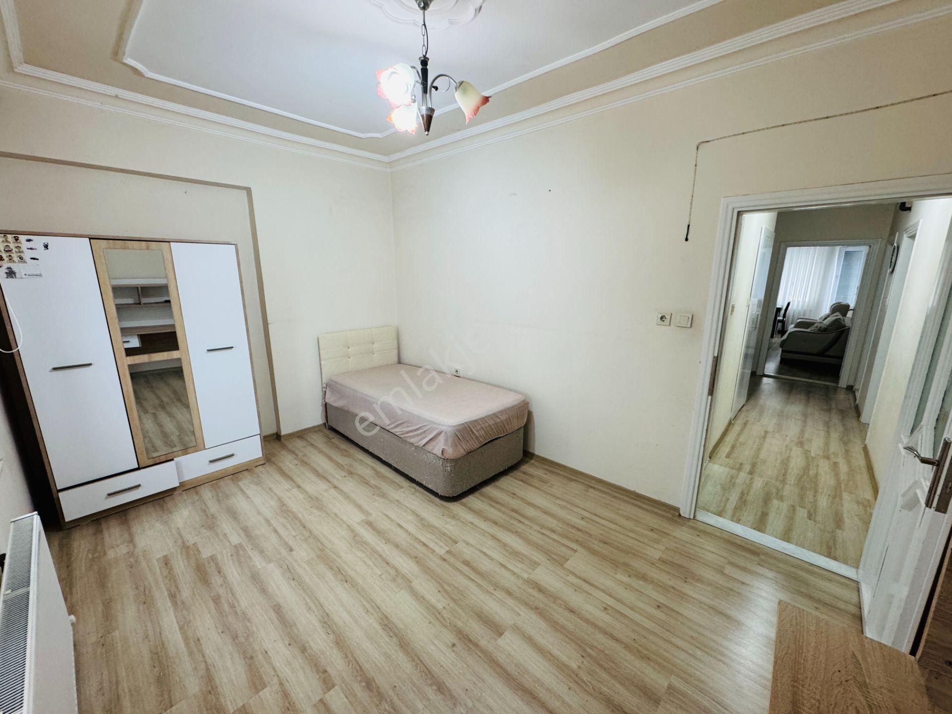 Kızıltoprak 'ta İçi Yapılı Doğalgazlı Geniş Ferah 3+1 - Görsel 20