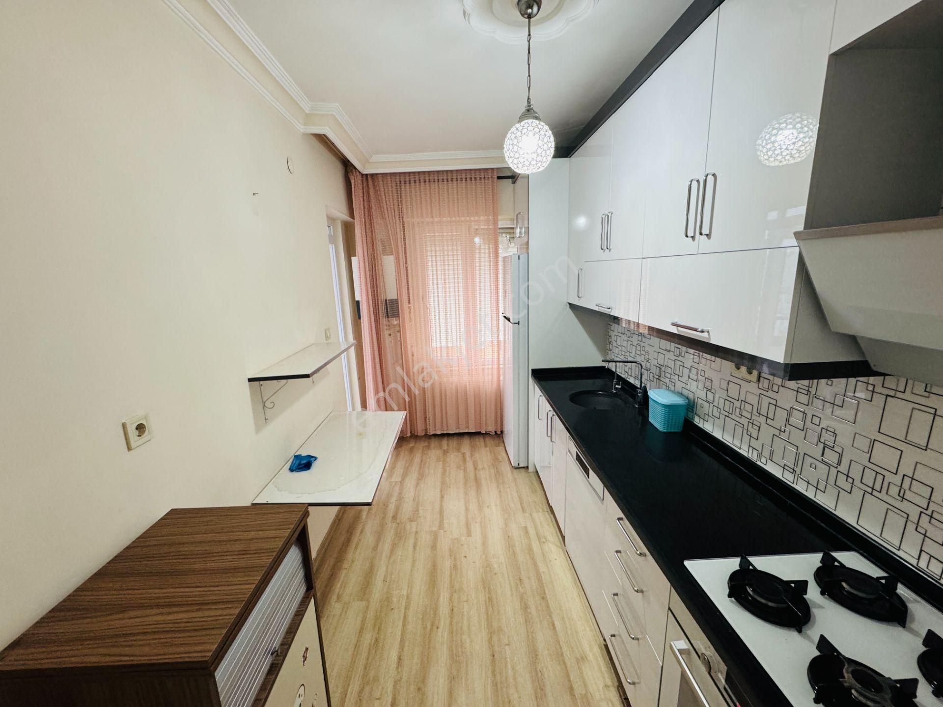 Kızıltoprak 'ta İçi Yapılı Doğalgazlı Geniş Ferah 3+1 - Görsel 14