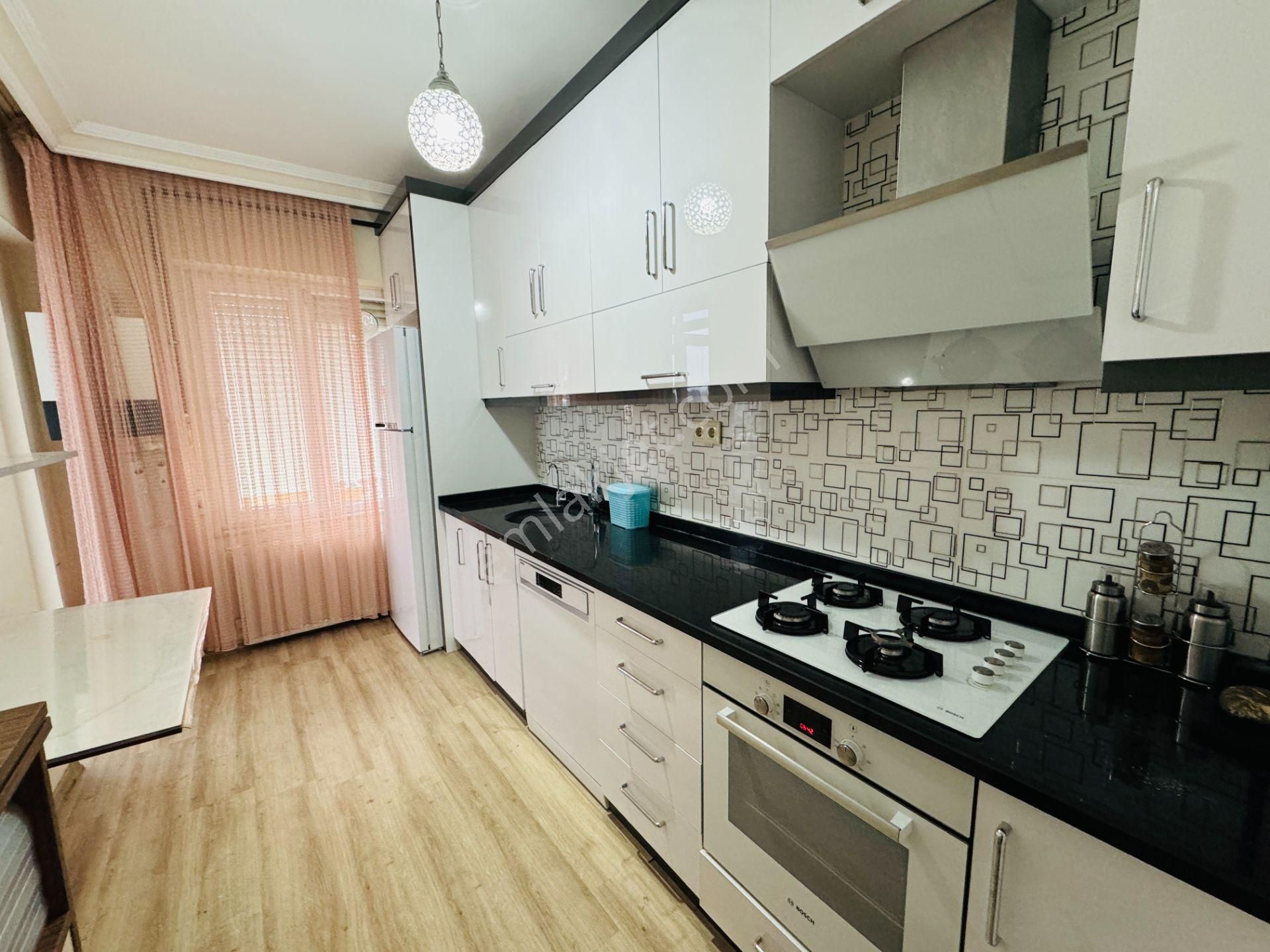 Kızıltoprak 'ta İçi Yapılı Doğalgazlı Geniş Ferah 3+1 - Görsel 13