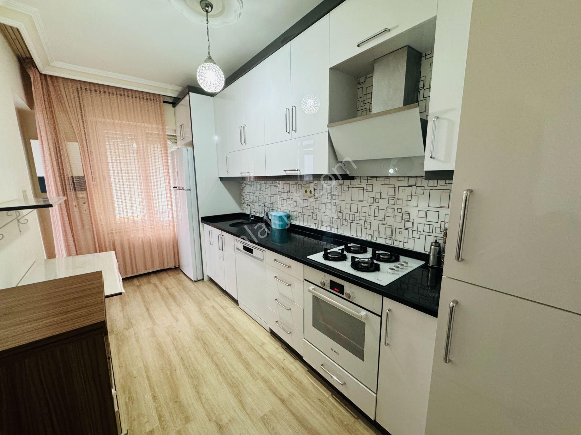 Kızıltoprak 'ta İçi Yapılı Doğalgazlı Geniş Ferah 3+1 - Görsel 12