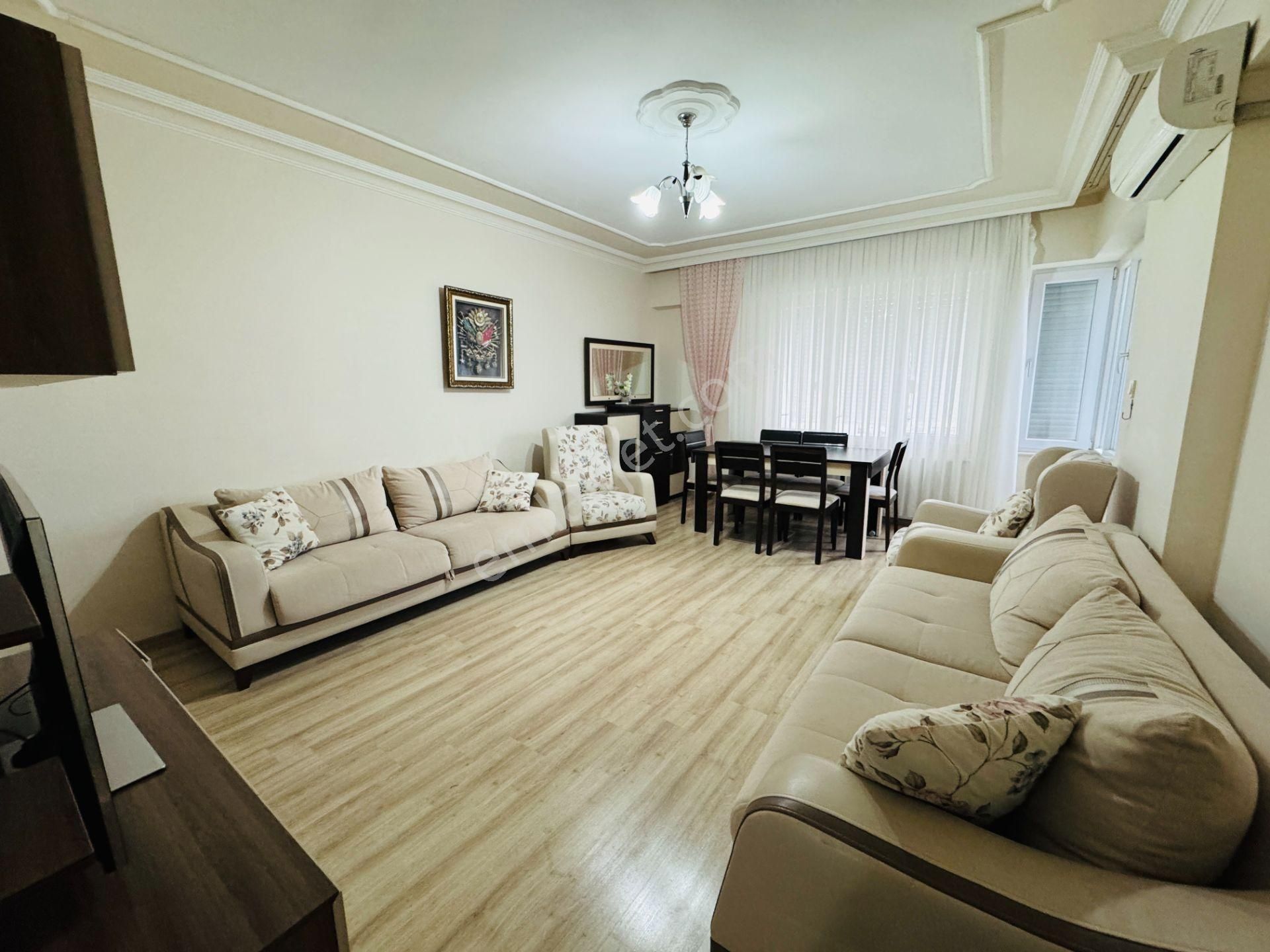 Kızıltoprak 'ta İçi Yapılı Doğalgazlı Geniş Ferah 3+1