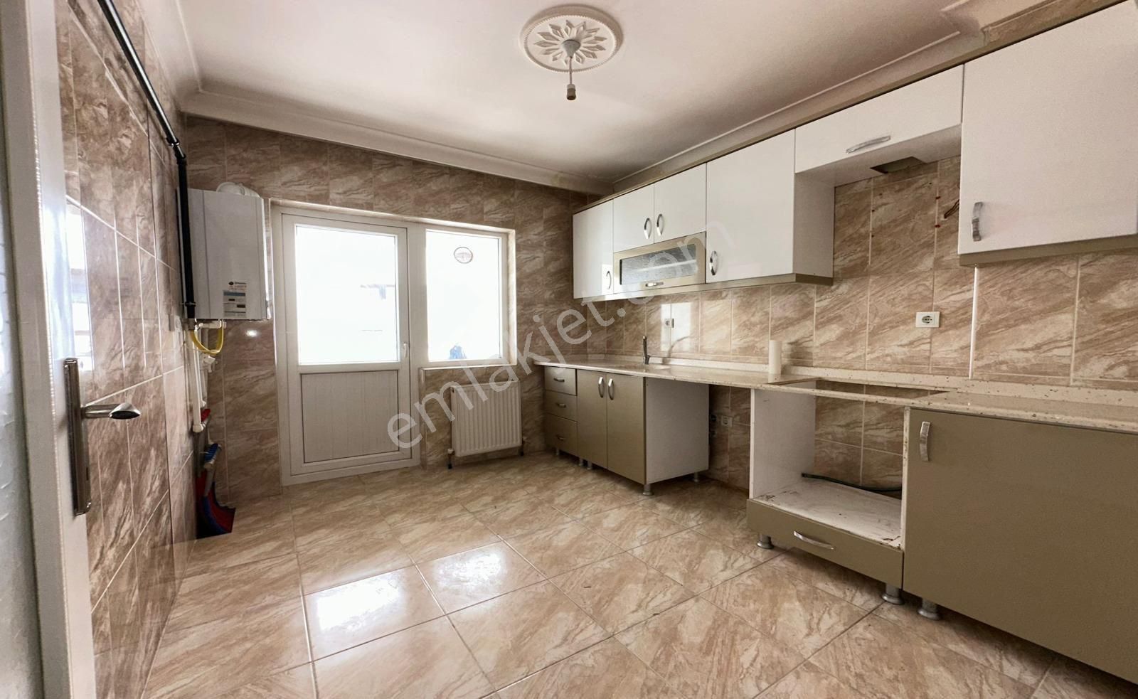 Keçiören Kanuni Mah Cadde Üzerinde Kök Tapu Katta Asansörlü Daire