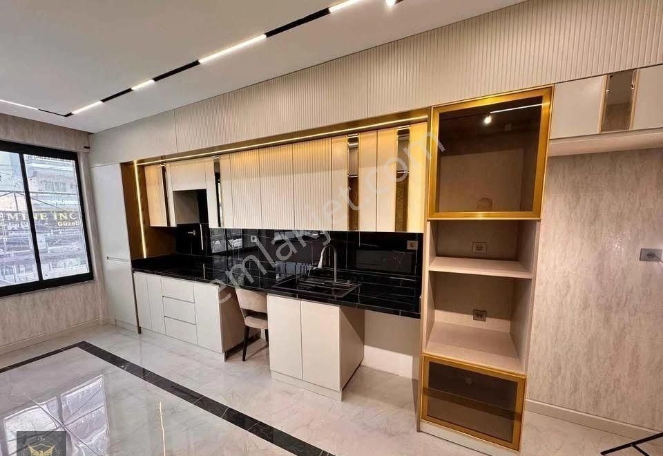 Beylikdüzü'nde Metrobüse Komşu 2+1 Özel Tasarımlı Dairemiz...