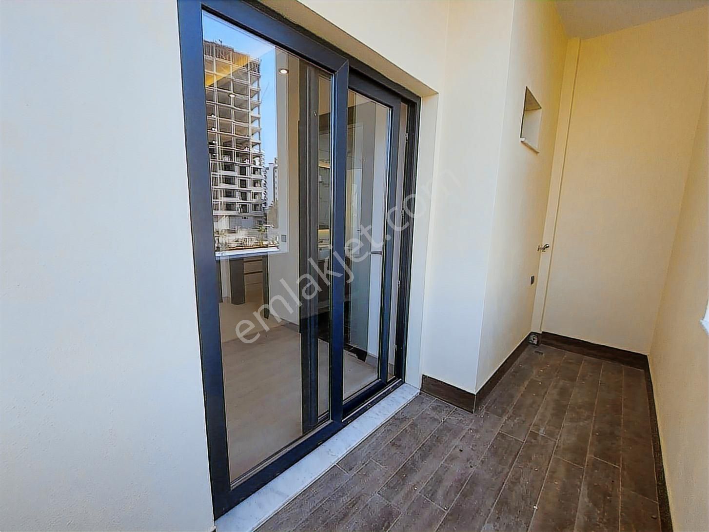 Kolezyum'dan Yaşardoğu Cad. Deniz Manzaralı Yerden Isıtmalı 3+1 - Görsel 10