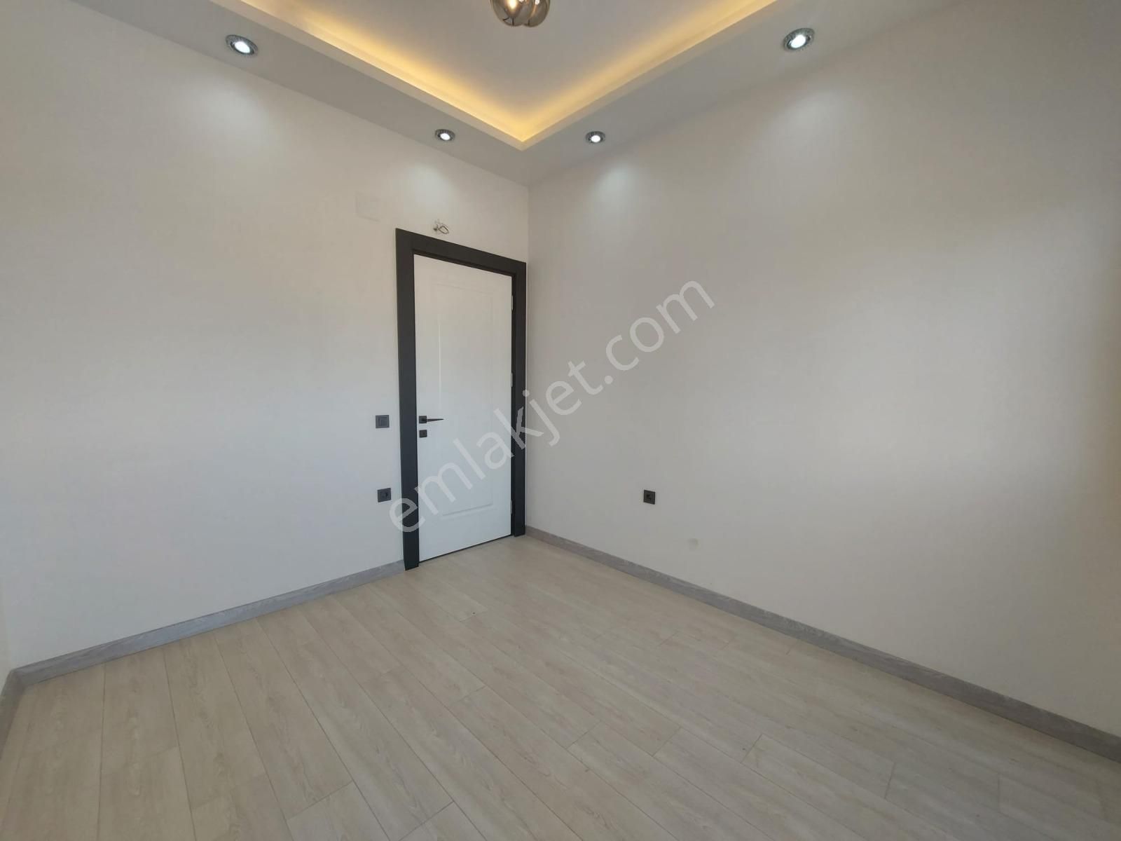 Kolezyum'dan Yaşardoğu Cad. Deniz Manzaralı Yerden Isıtmalı 3+1 - Görsel 8