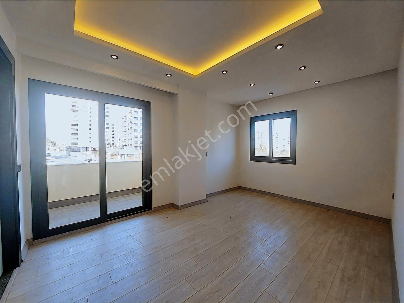 Kolezyum'dan Yaşardoğu Cad. Deniz Manzaralı Yerden Isıtmalı 3+1 - Görsel 18