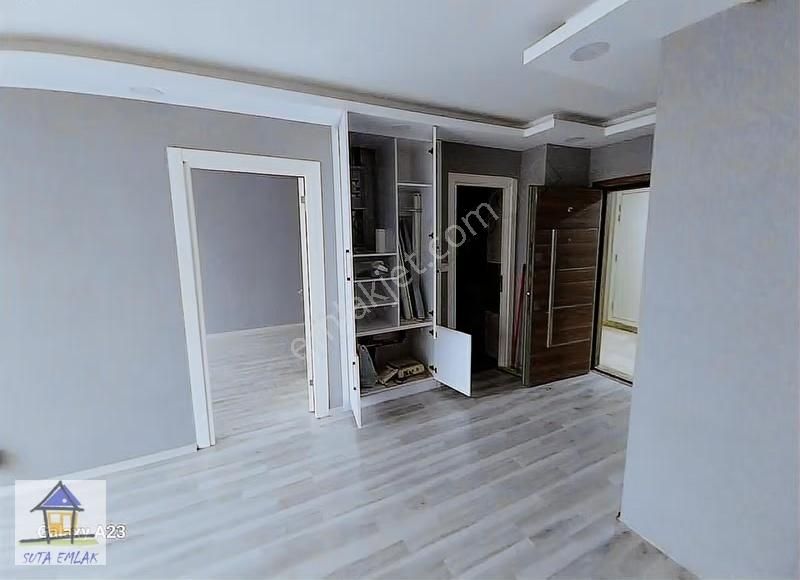 Suta Emlak Dan Rota Offıce De Göl Manzaralı Tadilatli 1+1 74m2 - Görsel 4