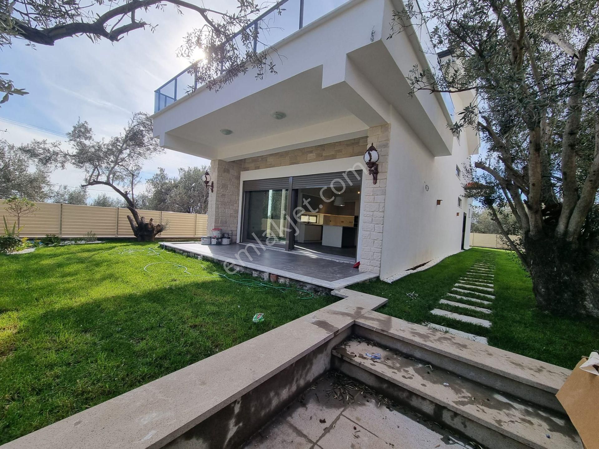 Güre Oteller Bölgesinde Deniz Manzaralı 4+1 Tam Müstakil - Görsel 18