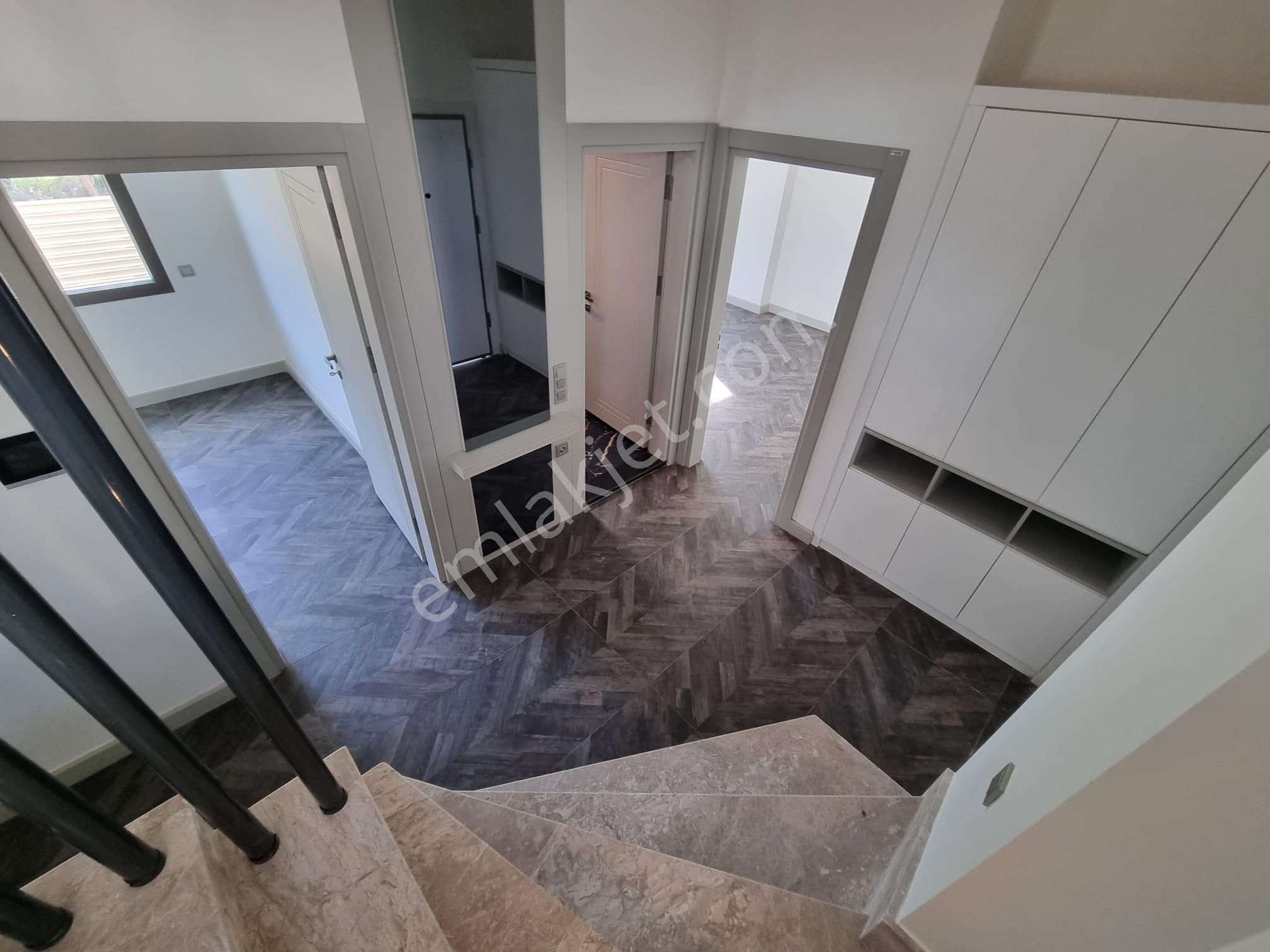 Güre Oteller Bölgesinde Deniz Manzaralı 4+1 Tam Müstakil - Görsel 23