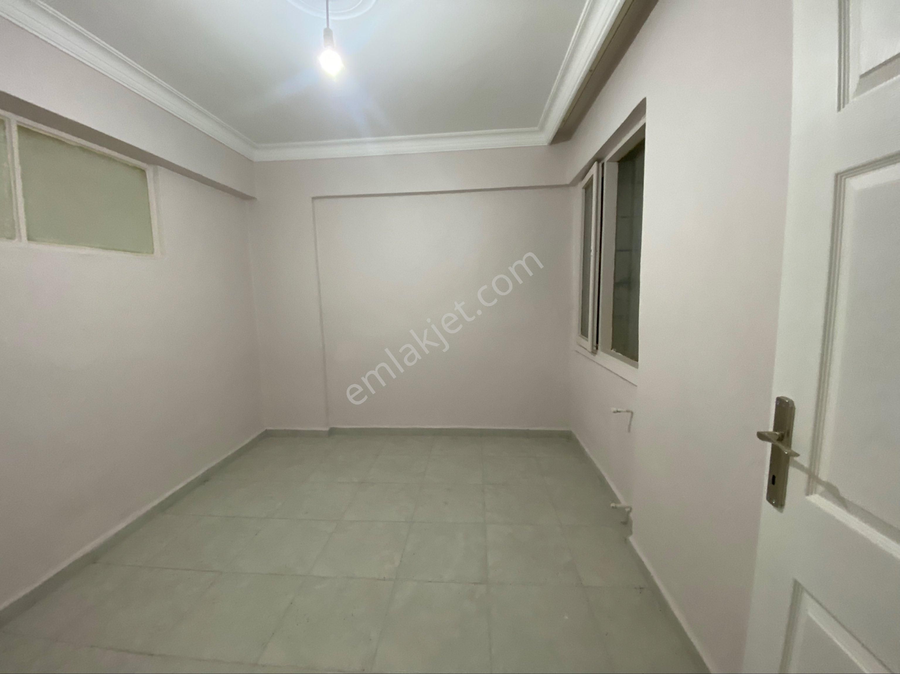 Yeşilyurt Hast. Ve Ordu Cd. Yakını Bakımlı Bahçeli 80m2-2+1 Daire - Görsel 16