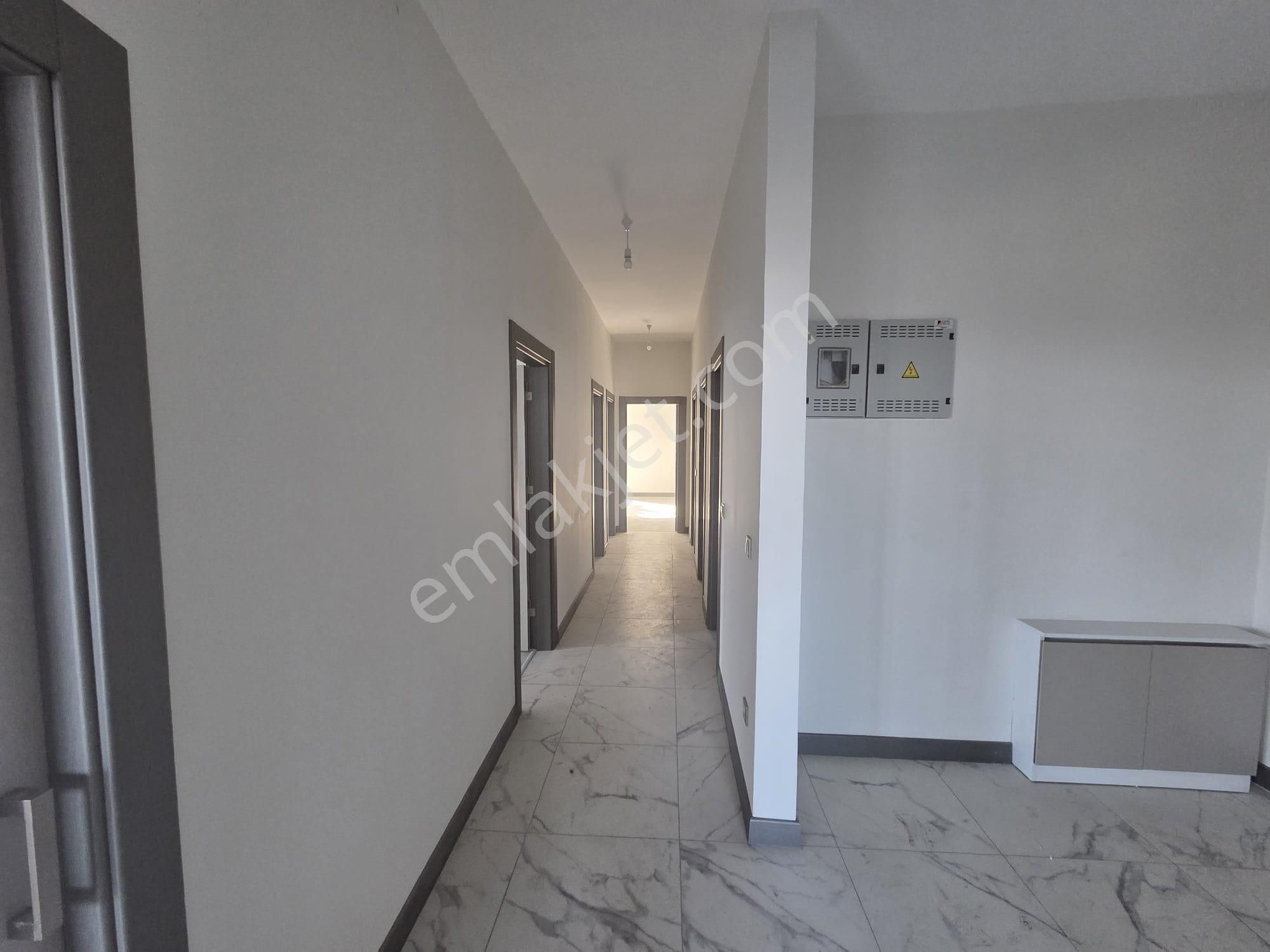 Çömlekçi Toki Sıra Evler'de 4+1 Kiralık Residans - Görsel 27