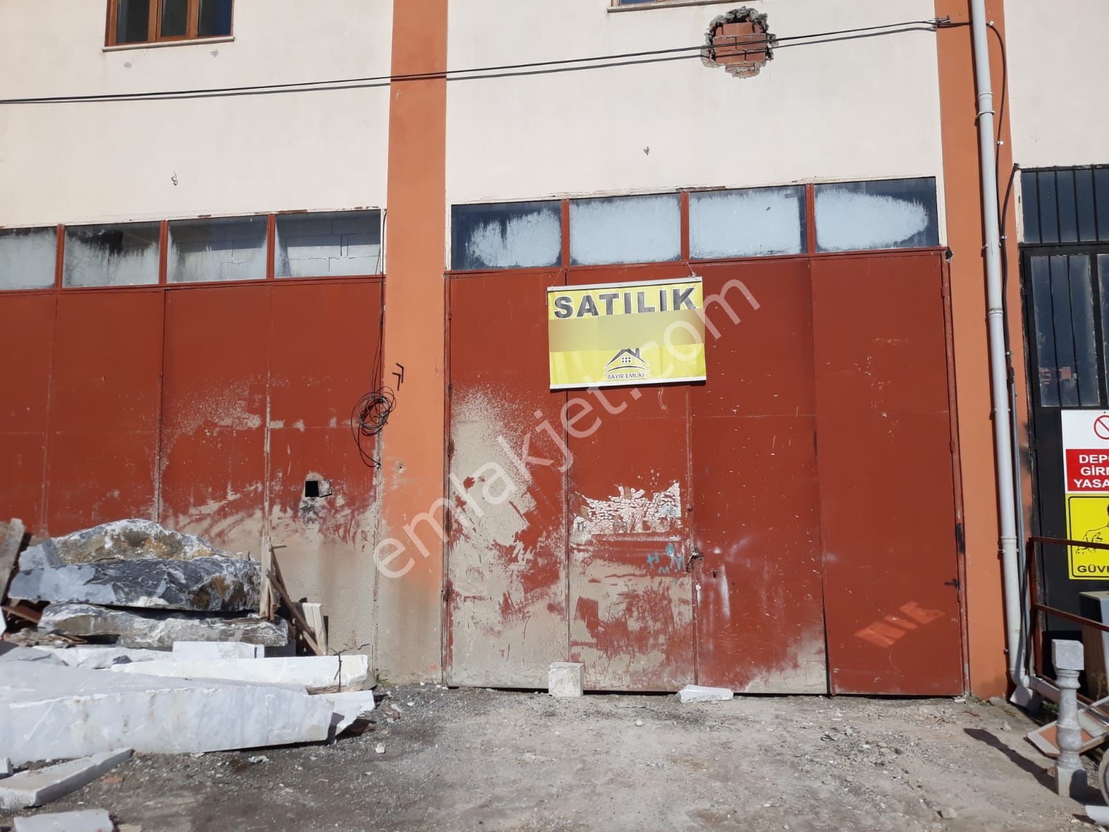 Muğla Menteşe Bayır Ticaret Merkezinde Satılık Depo-işyeri-imalathane